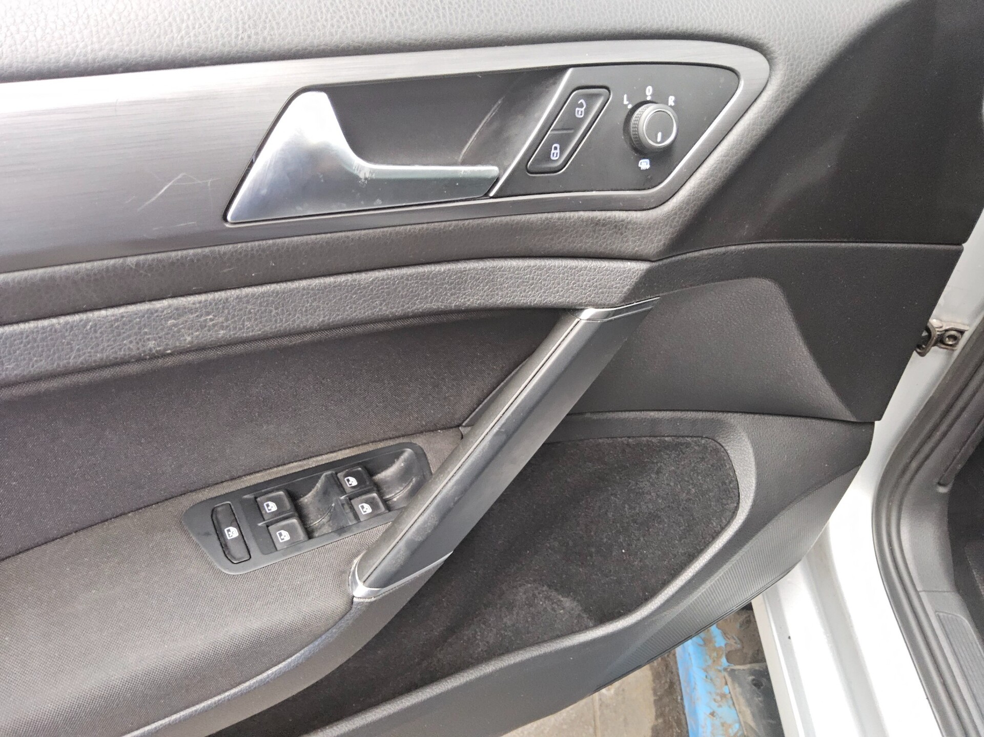 Volkswagen Golf-7 Var. 2.0 TDI Comf. Navi LED AID RFK 10