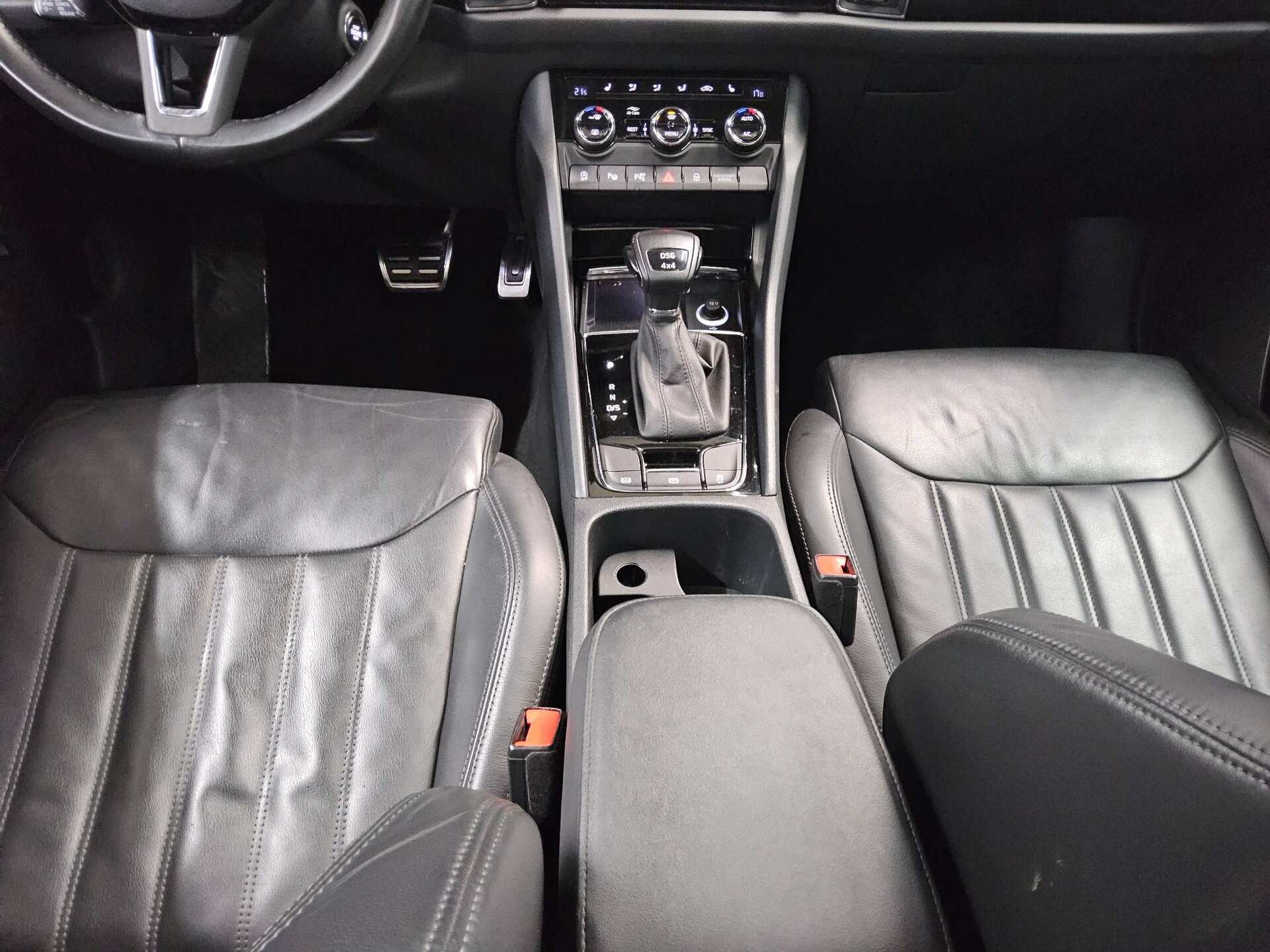 Skoda Kodiaq 2.0 TDI 4x4 L&K Navi LED vc Pano AHK 360° 6