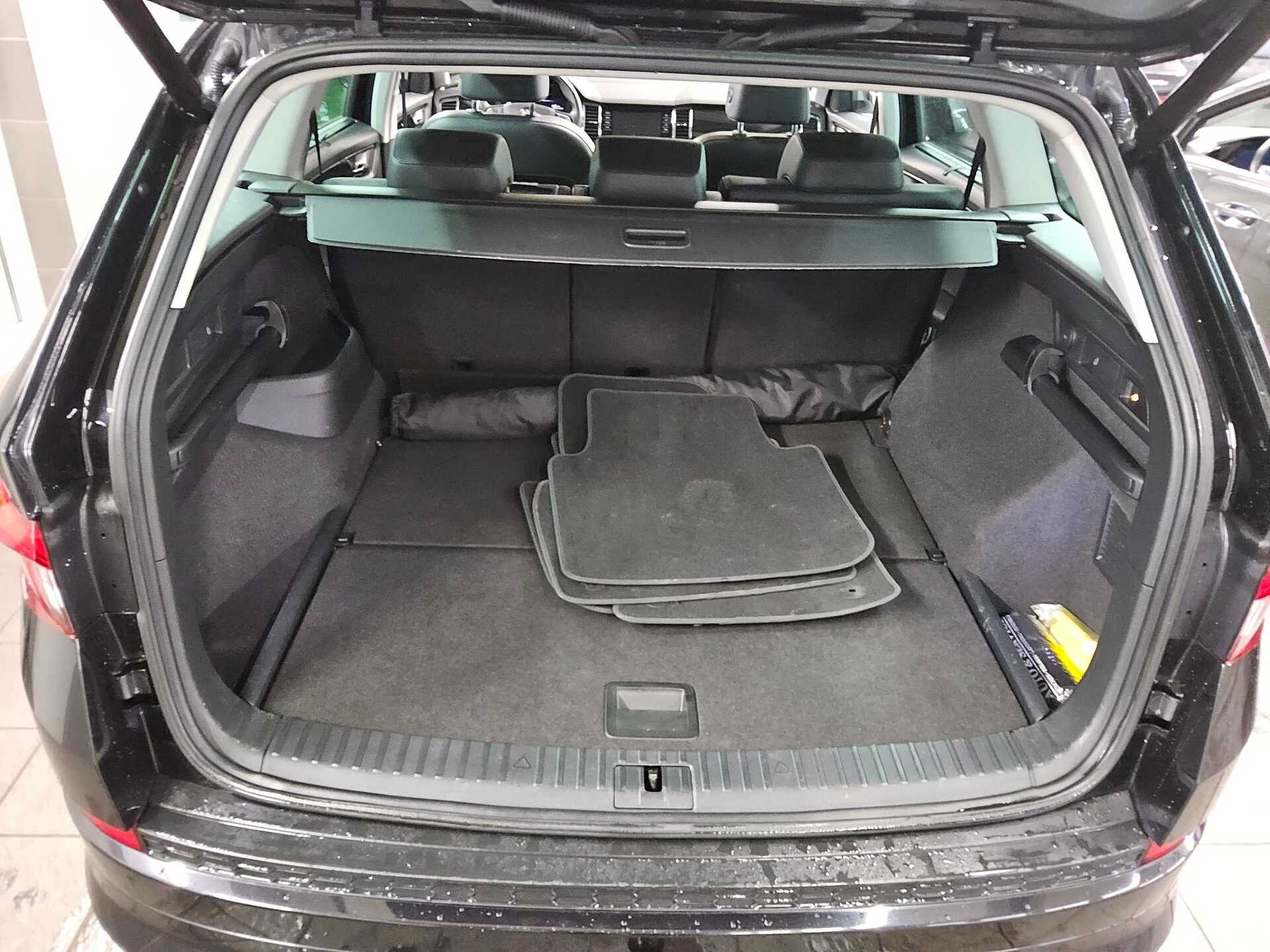 Skoda Kodiaq 2.0 TDI 4x4 L&K Navi LED vc Pano AHK 360° 13