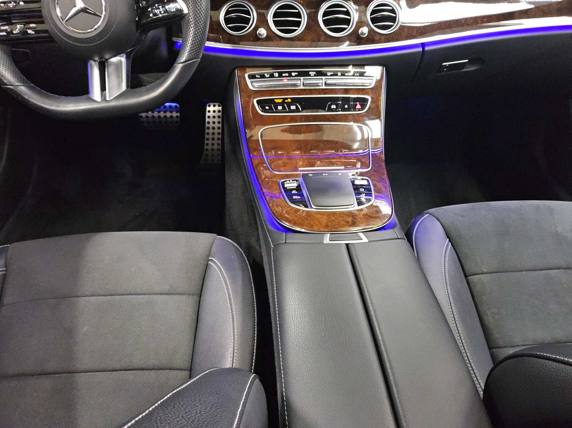 Mercedes-Benz E 300 T de 4M AMG-Line Navi LED Pano HuD 360° 6