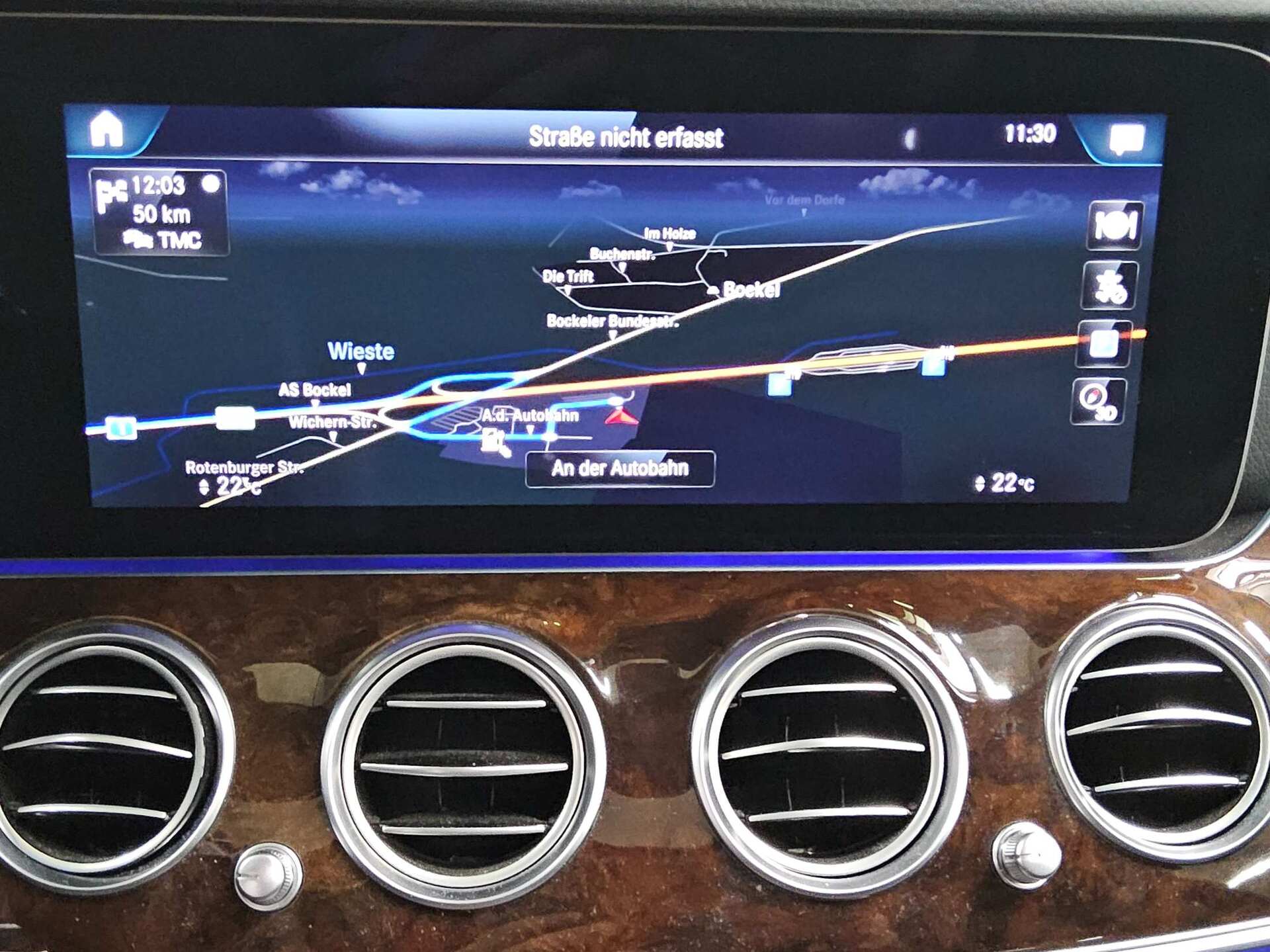 Mercedes-Benz E 300 T de 4M AMG-Line Navi LED Pano HuD 360° 7