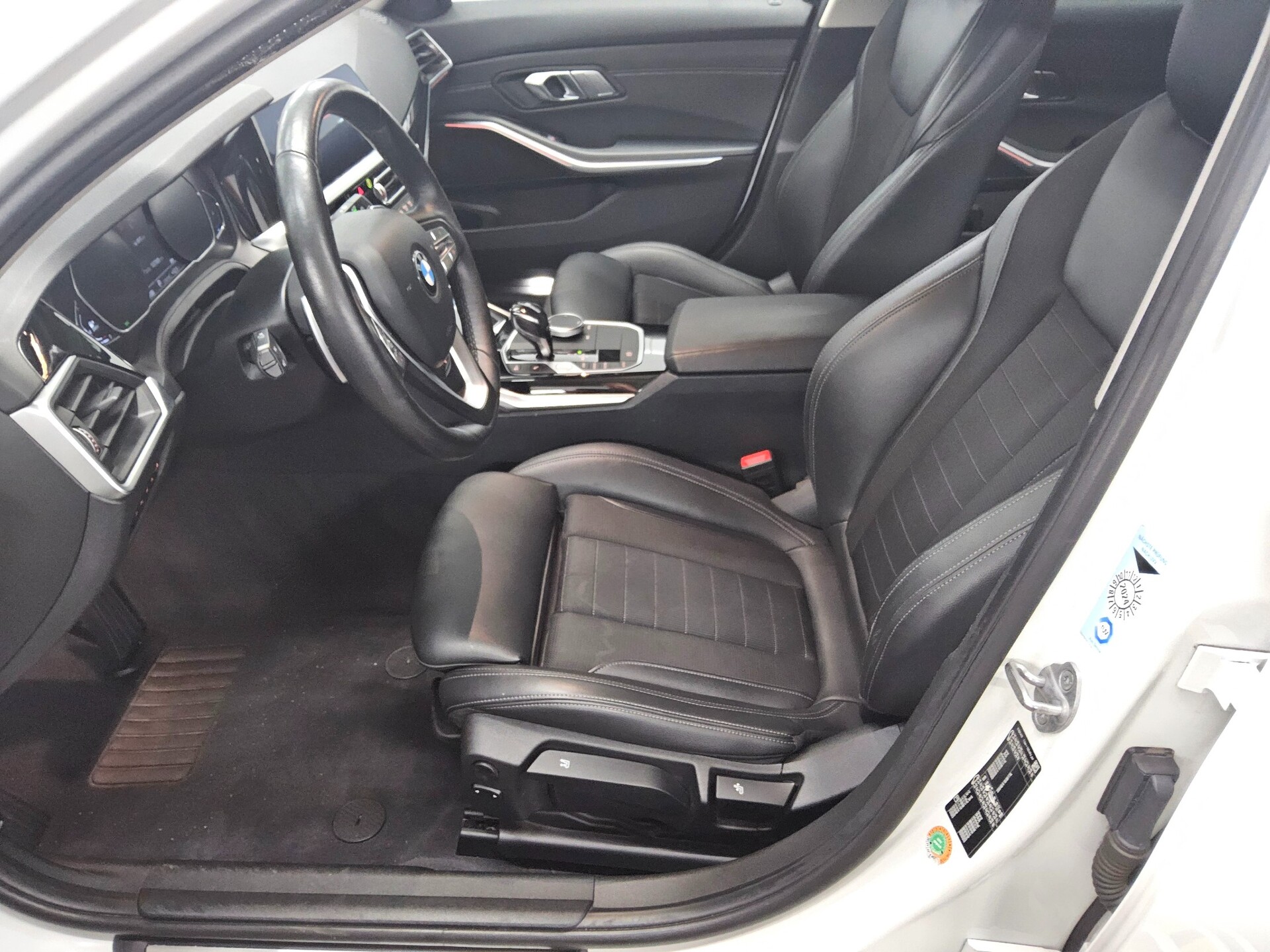 BMW 320dA Touring Sport-Line T-Leder Navi LED HiFi 8