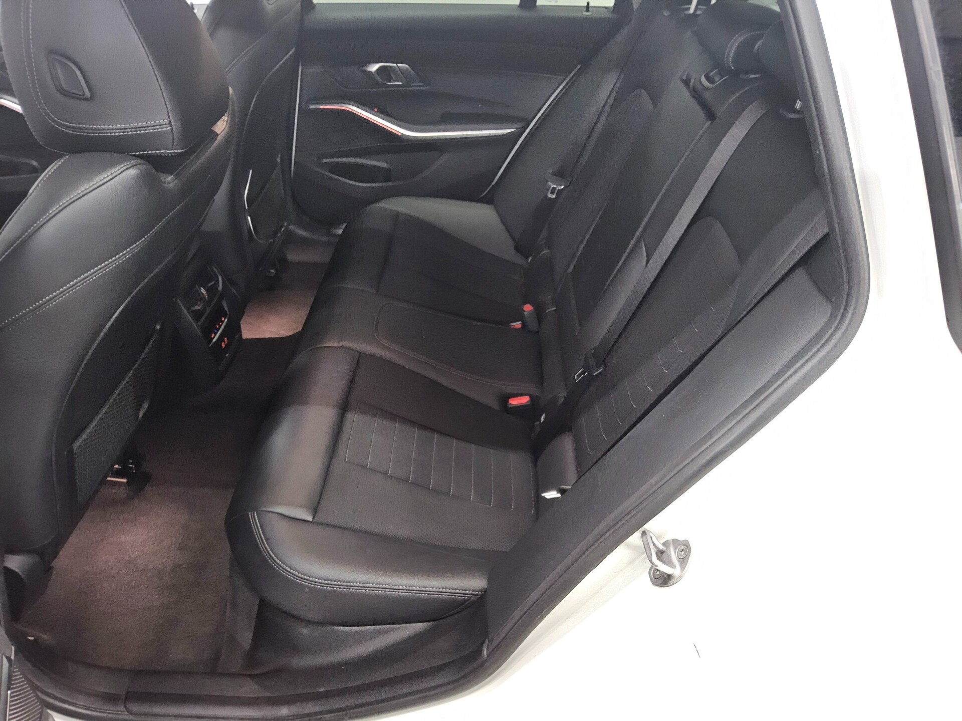 BMW 320dA Touring Sport-Line T-Leder Navi LED HiFi 13