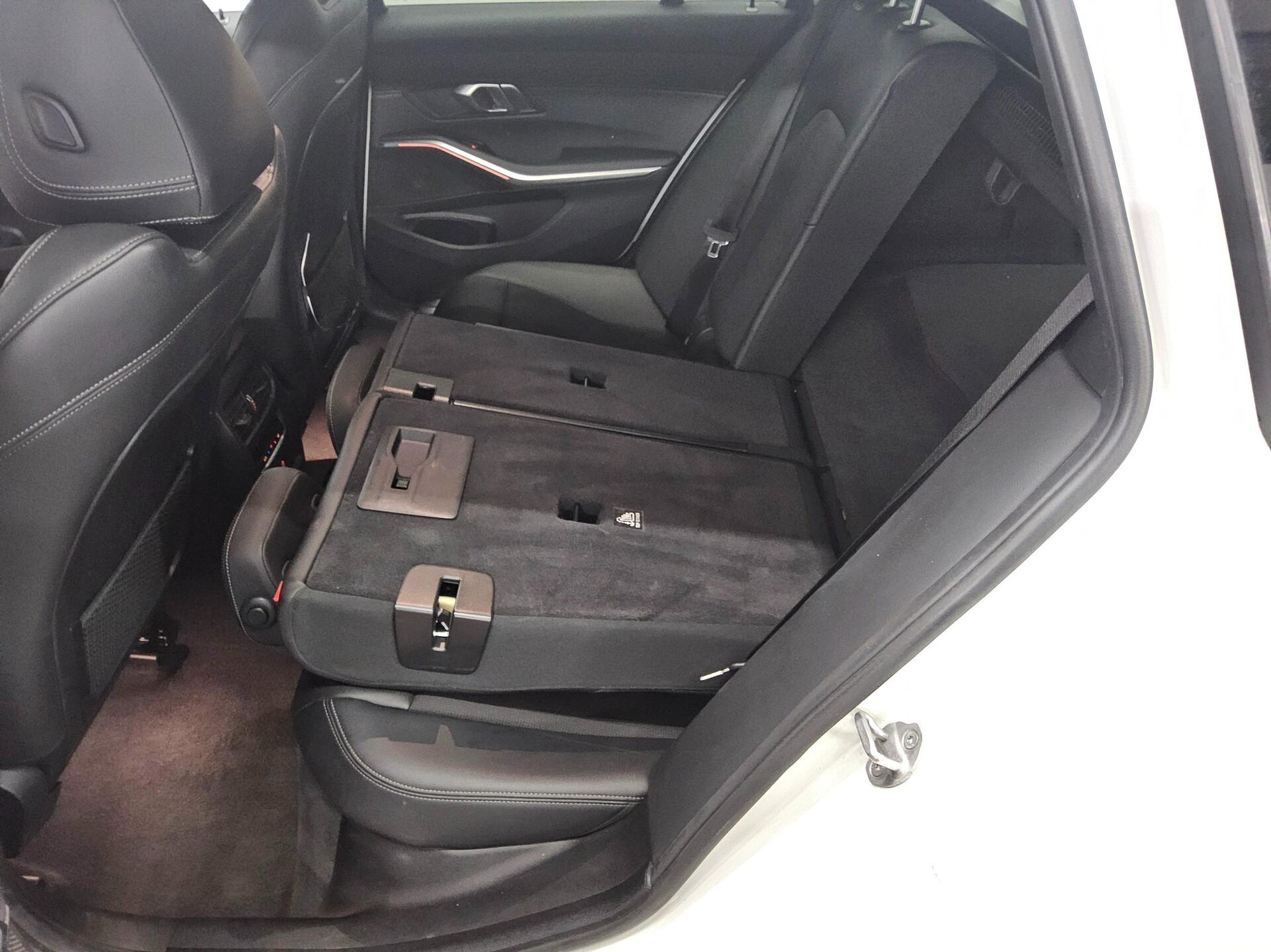 BMW 320dA Touring Sport-Line T-Leder Navi LED HiFi 12