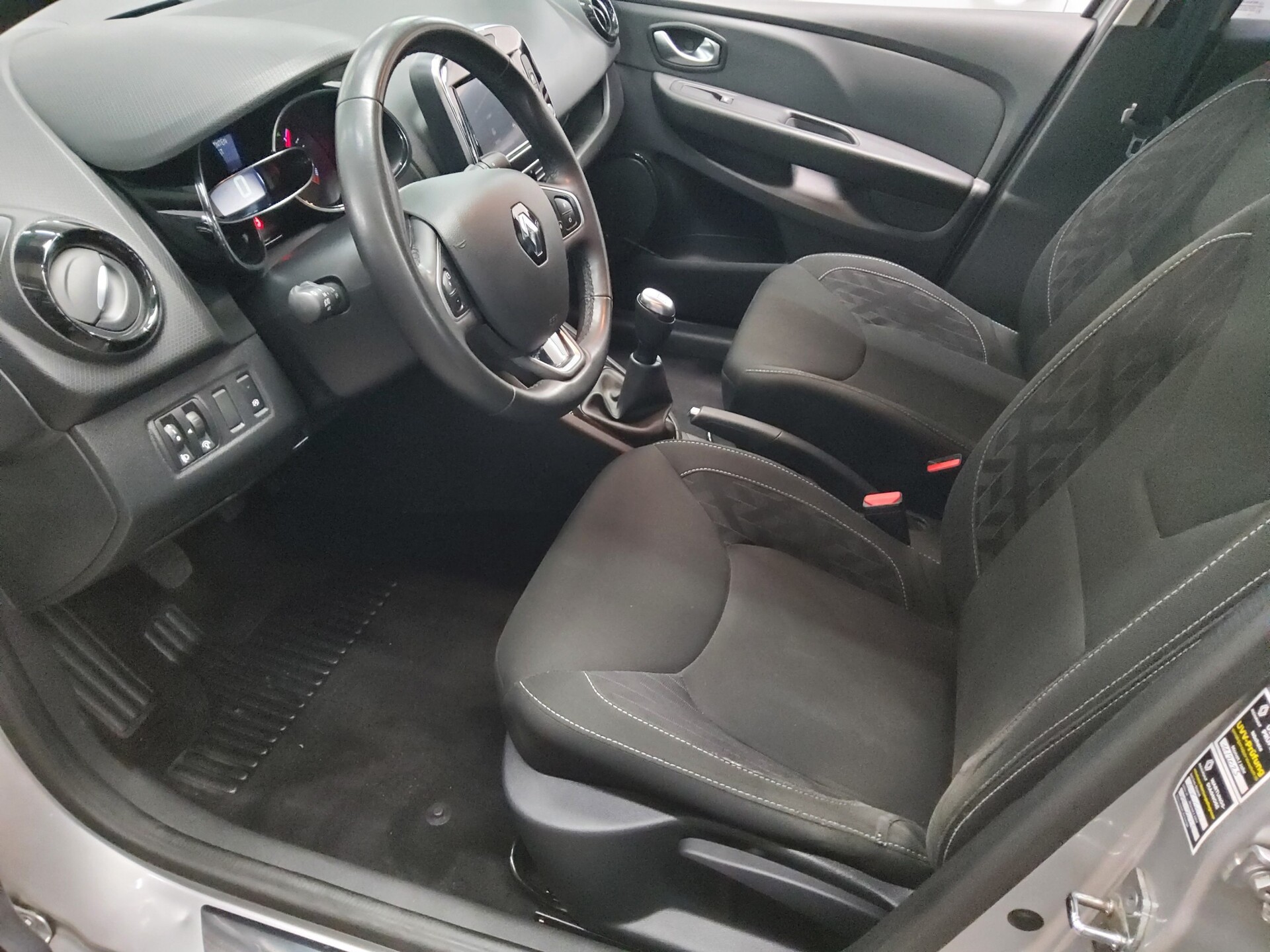 Renault Clio 1.5 dCi Limited 2-Sitzer Navi PDC Tempomat 8