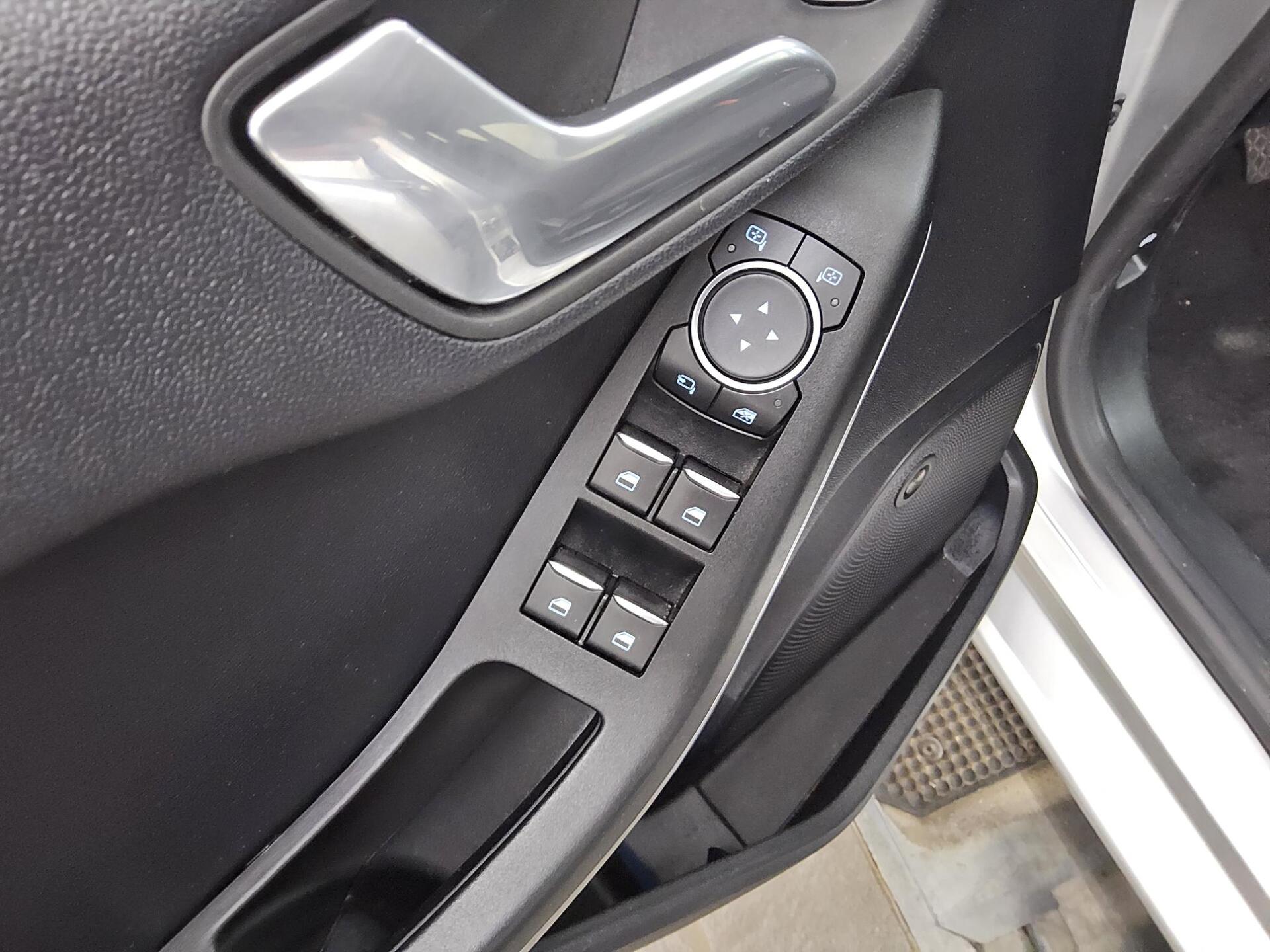 Ford Fiesta 1.0 EB Titanium X Navi LED ACC PDC SHZ 9