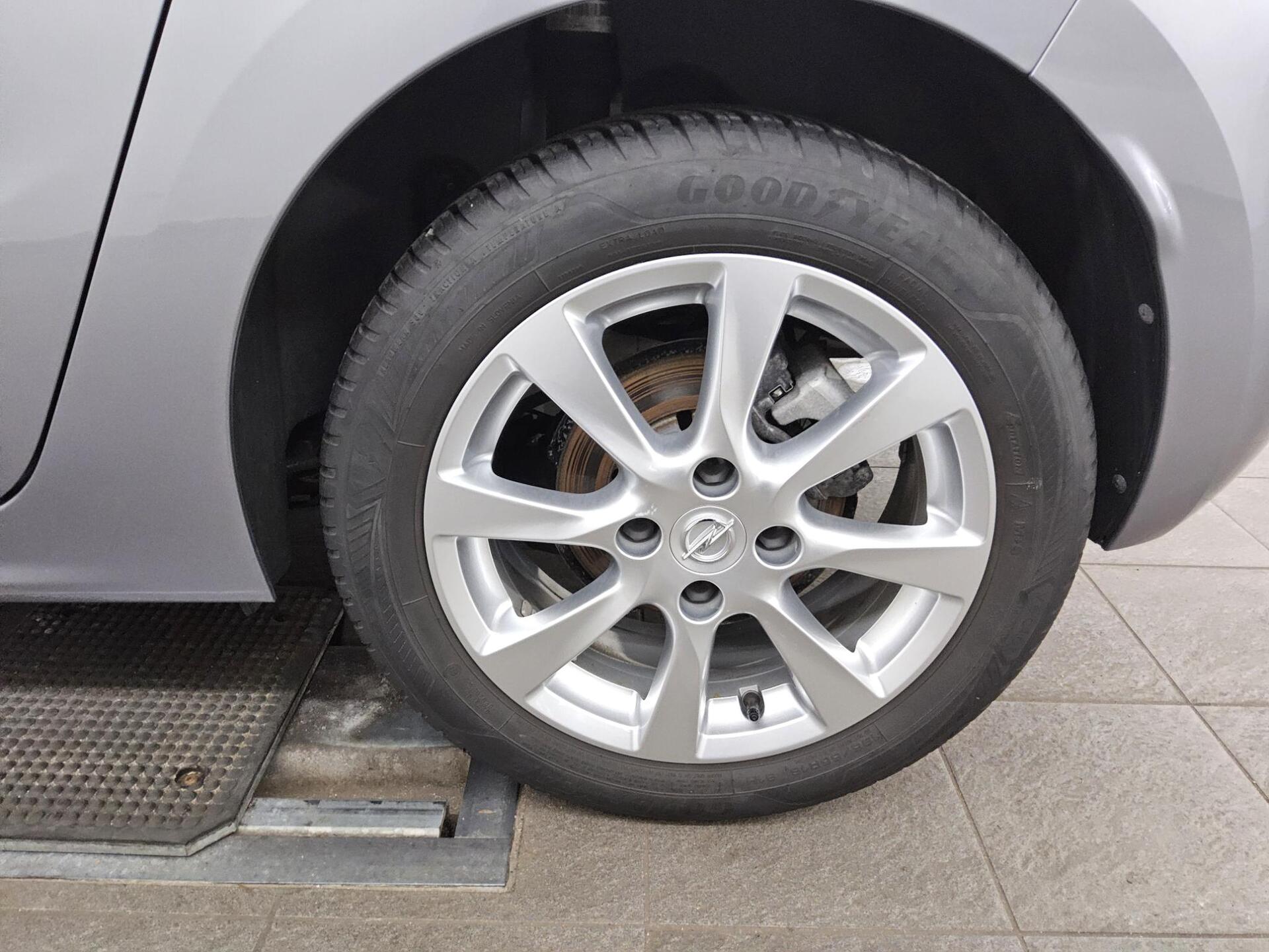 Opel Corsa 1.2 Edition Navi LED RFK Shz 10