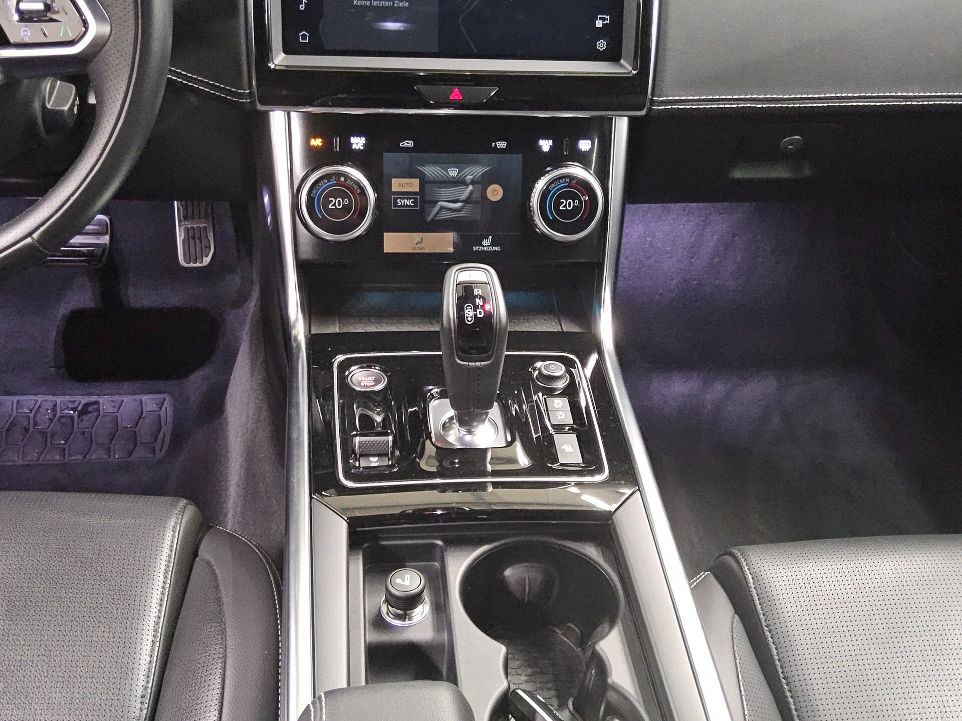 Jaguar XE R-Dynamic Black Navi LED 360°- Kamera 6