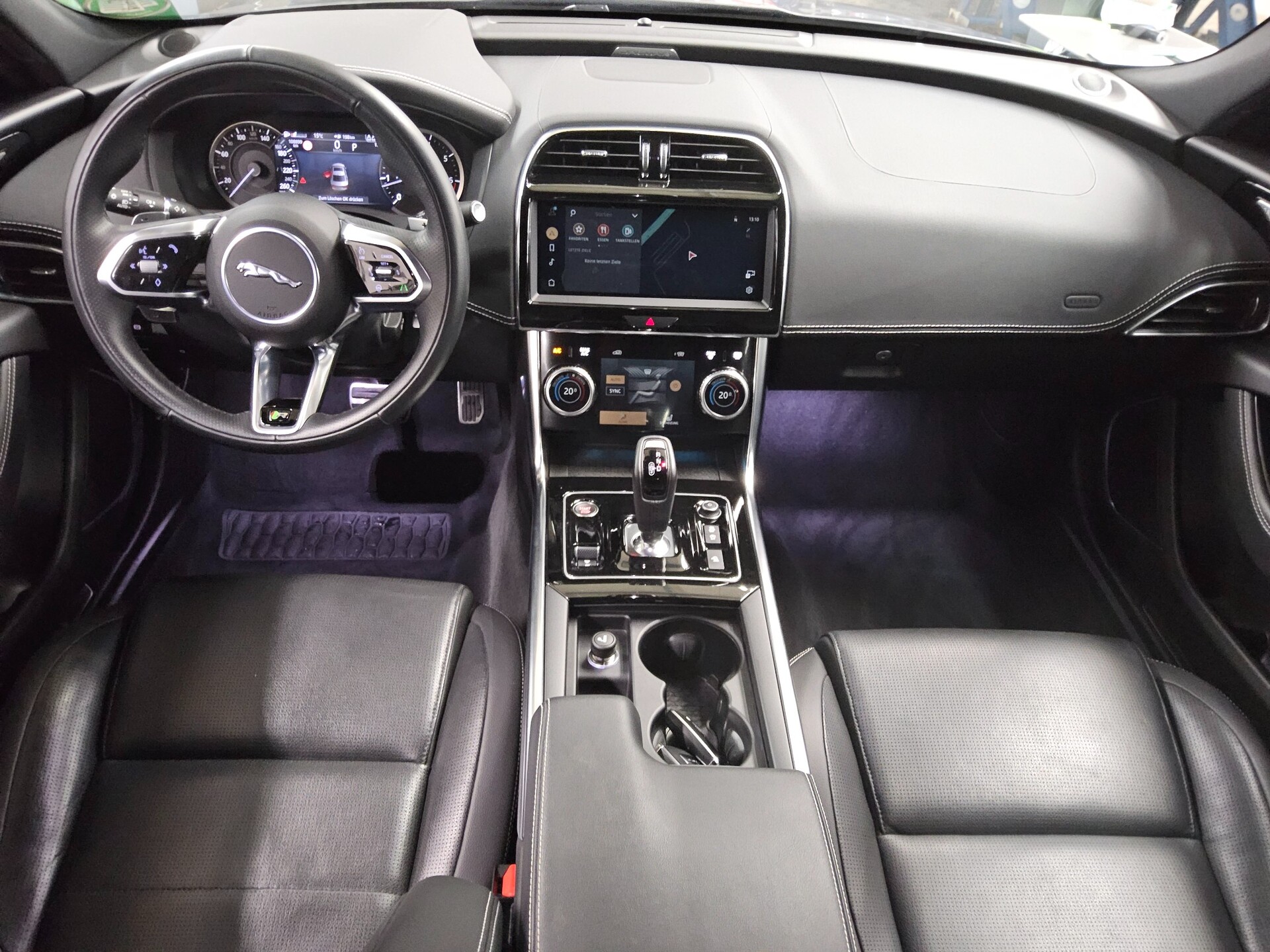 Jaguar XE R-Dynamic Black Navi LED 360°- Kamera 5