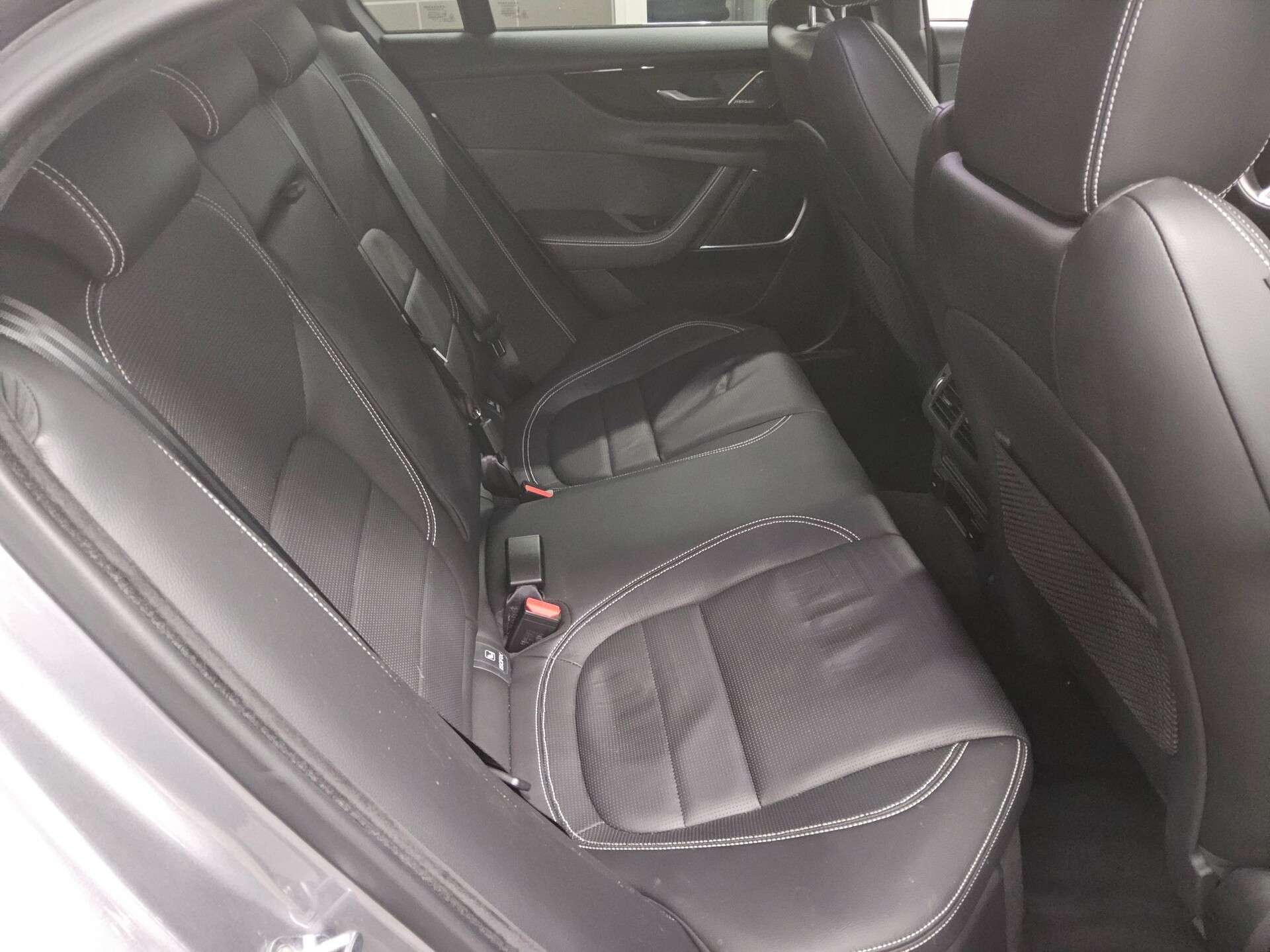 Jaguar XE R-Dynamic Black Navi LED 360°- Kamera 13