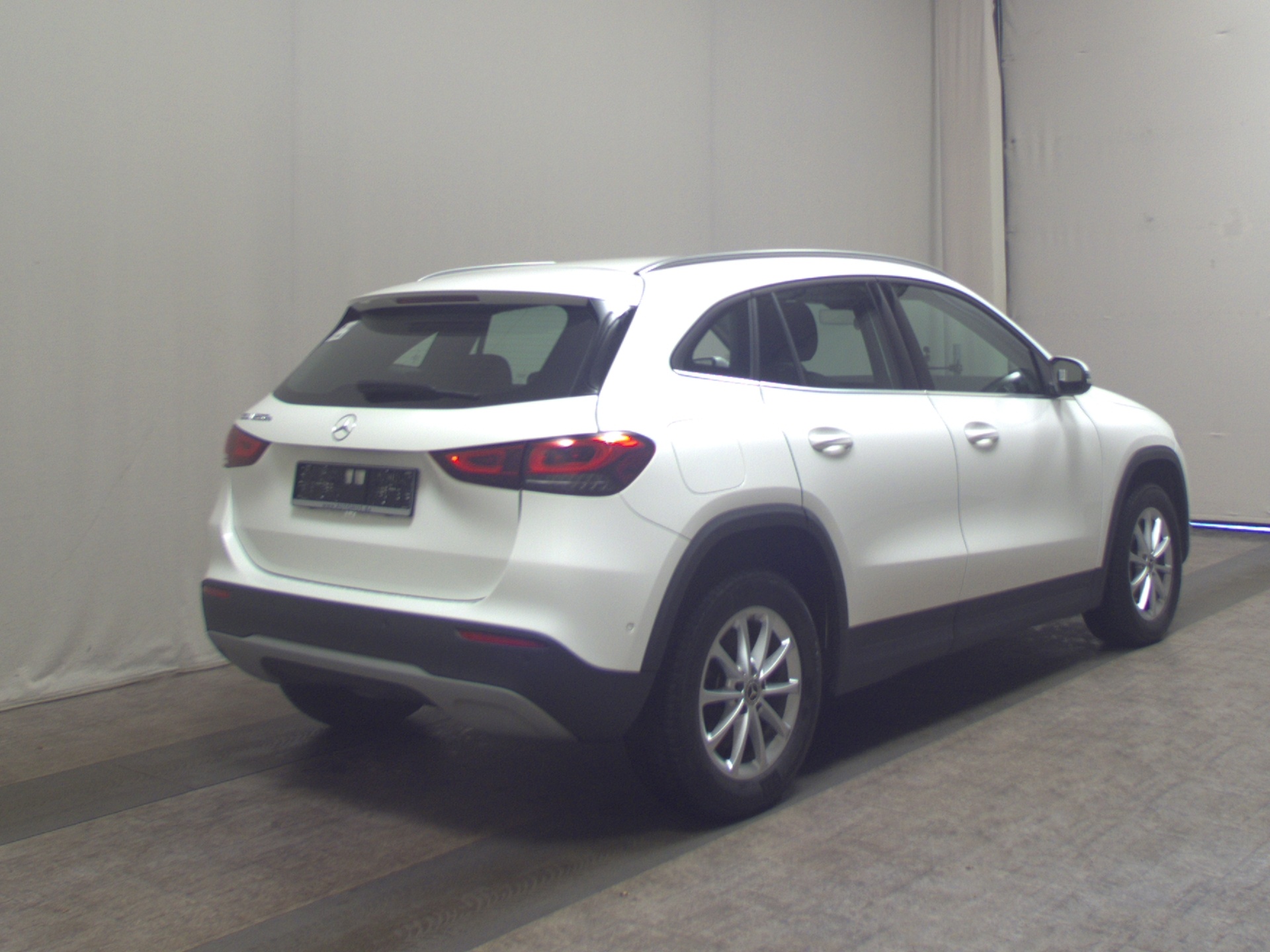 Mercedes-Benz GLA 250 e Style T-Leder Navi LED RfK Distronic+ 4