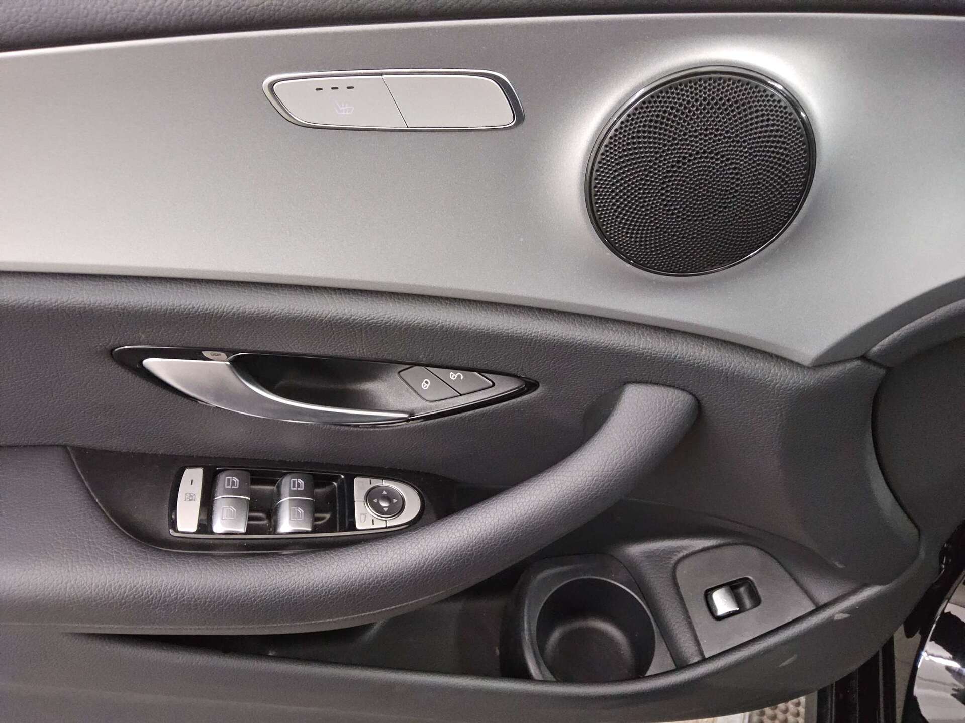 Mercedes-Benz E 300 T de Avantgarde Navi Widescreen LED RFK 10