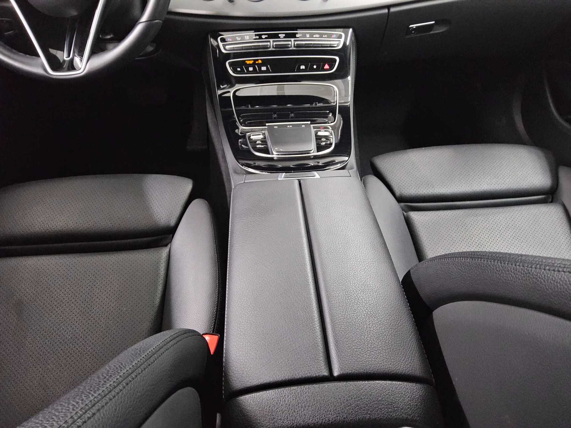 Mercedes-Benz E 300 T de Avantgarde Navi Widescreen LED RFK 6