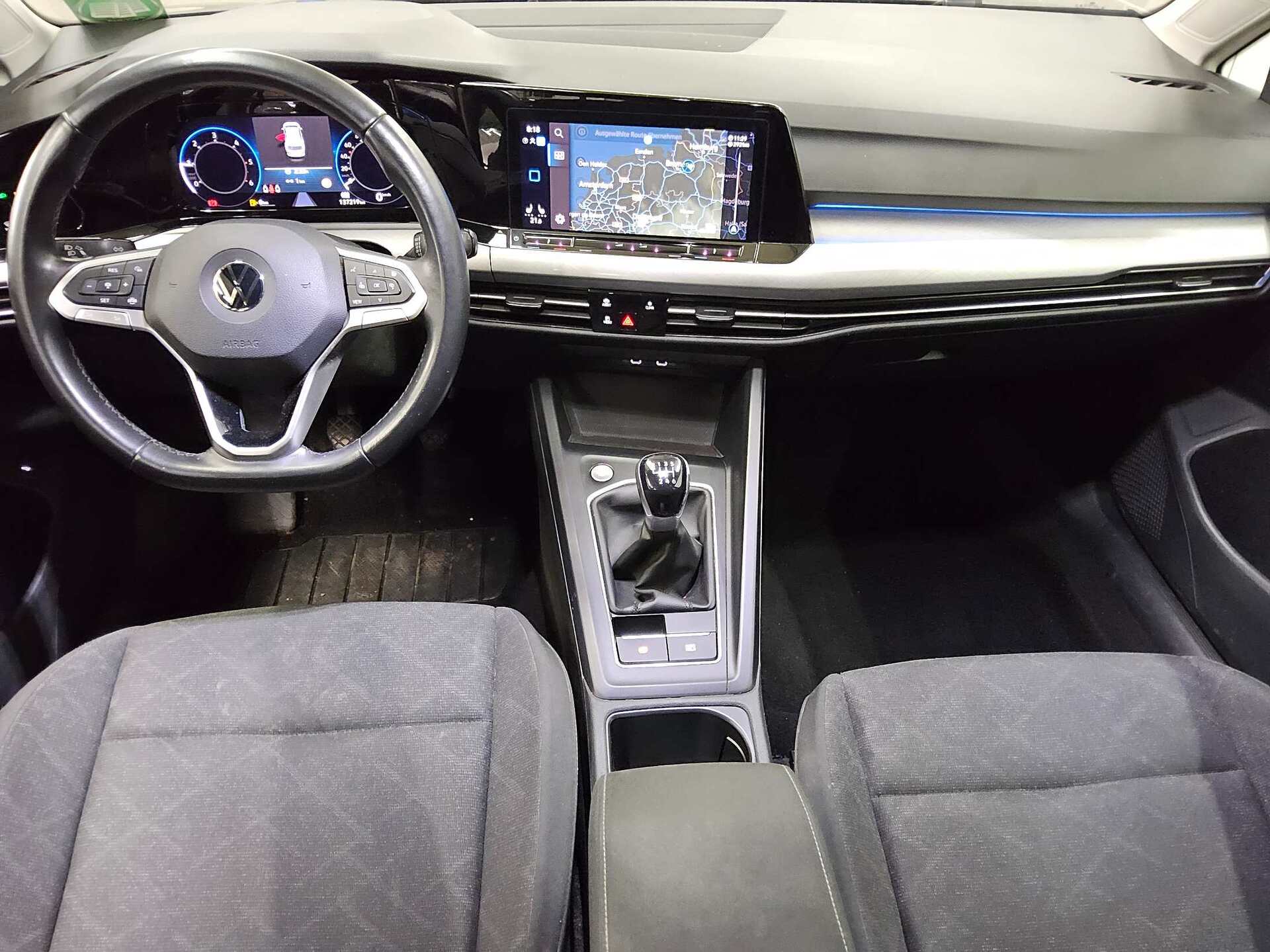 Volkswagen Golf-8 Var. 2.0 TDI Life Navi LED DC RFK ACC 5