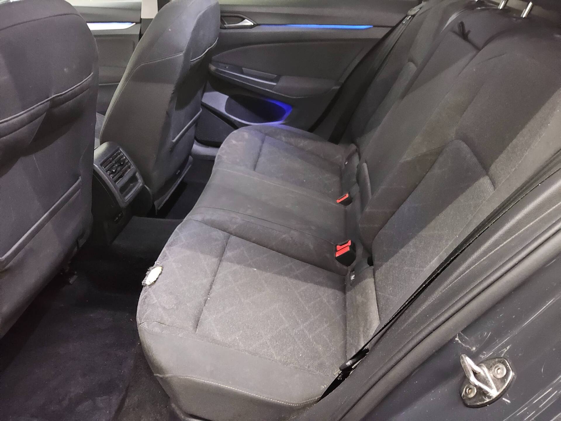 Volkswagen Golf-8 Var. 2.0 TDI Life Navi LED DC RFK ACC 13