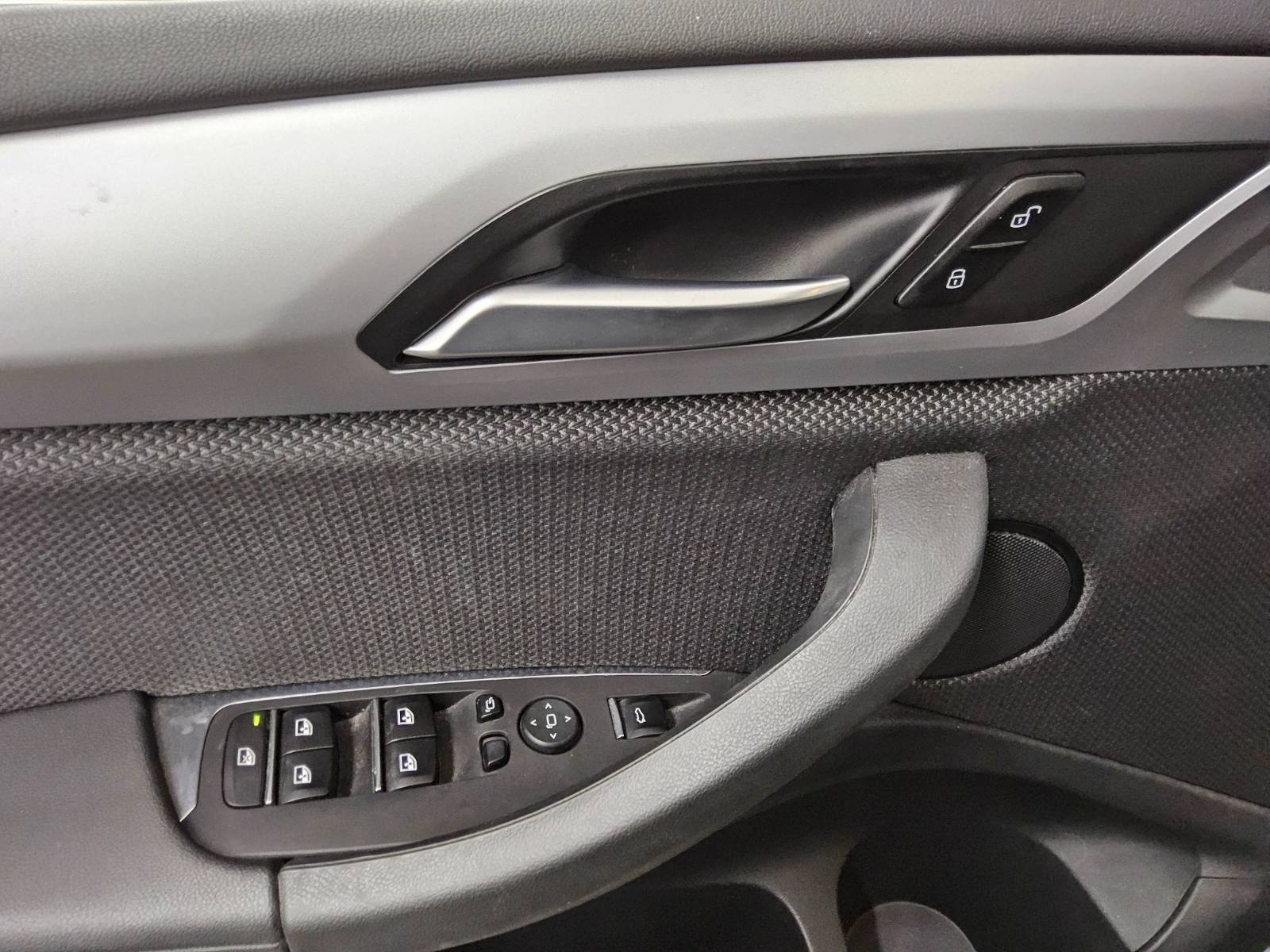 BMW X3 xDrive20d Navi LED AHK DA DAB PDC 9