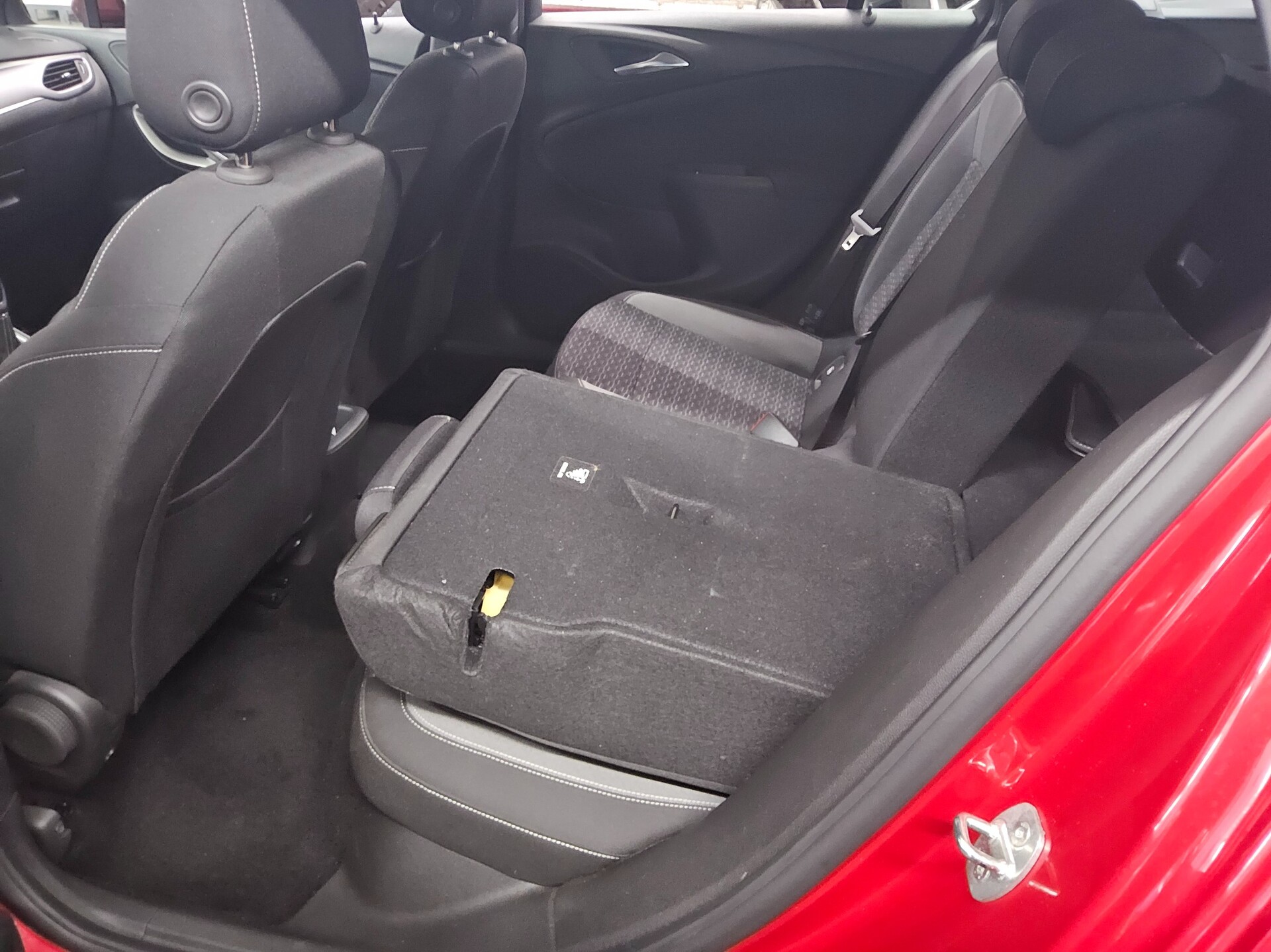 Opel Astra ST 1.5 D Business Ed. Navi LED Shz PDC BT 13