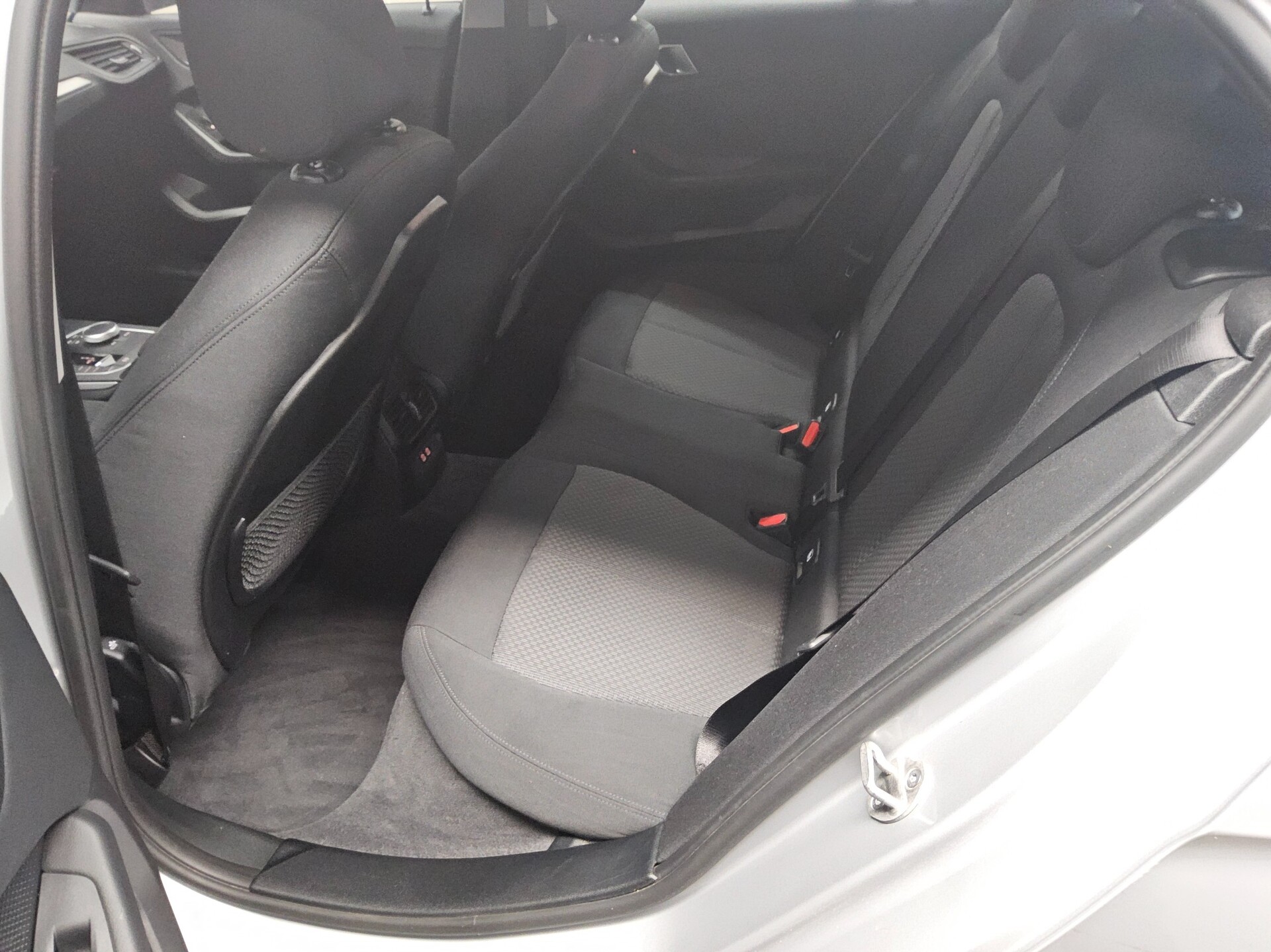 BMW 118dA Advantage Navi LED LC-Pro HuD AHK ACC 13