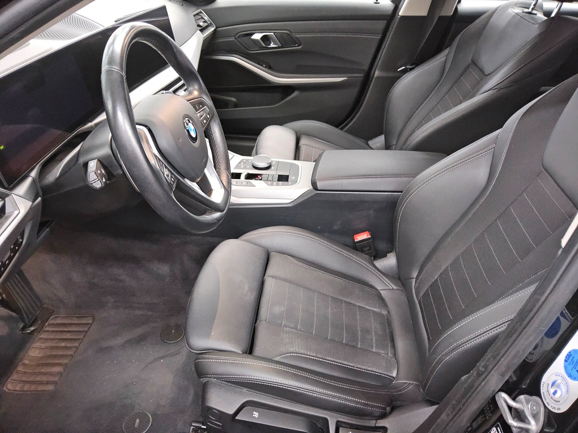 BMW 320dA Touring xDr T-Leder Navi LED Curved HuD 9