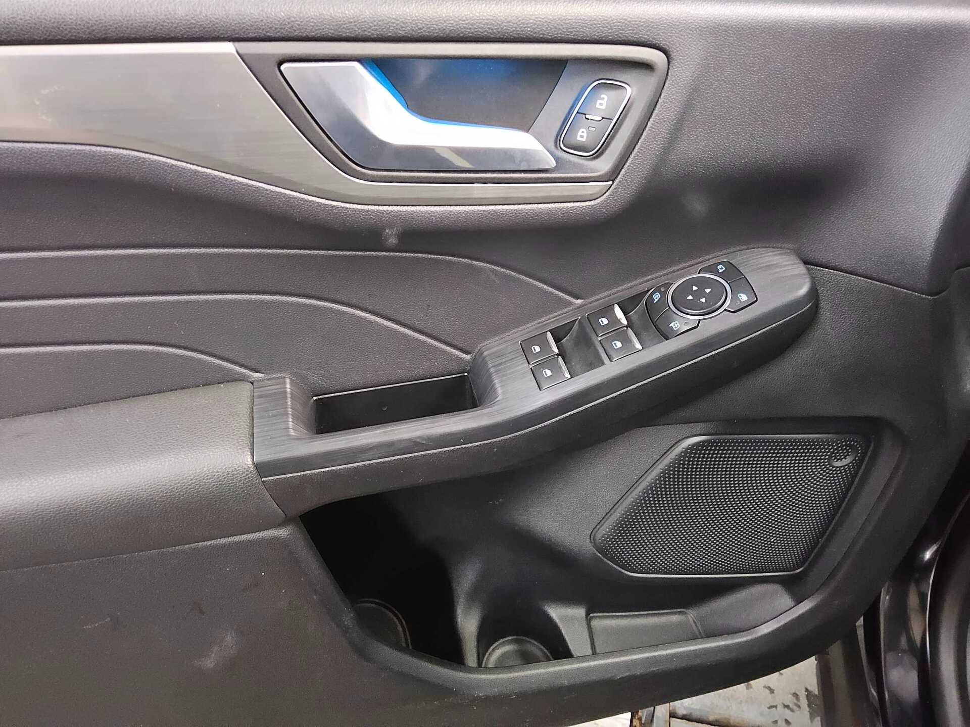 Ford Kuga 1.5 EB Titanium Navi LED RFK ACC 10