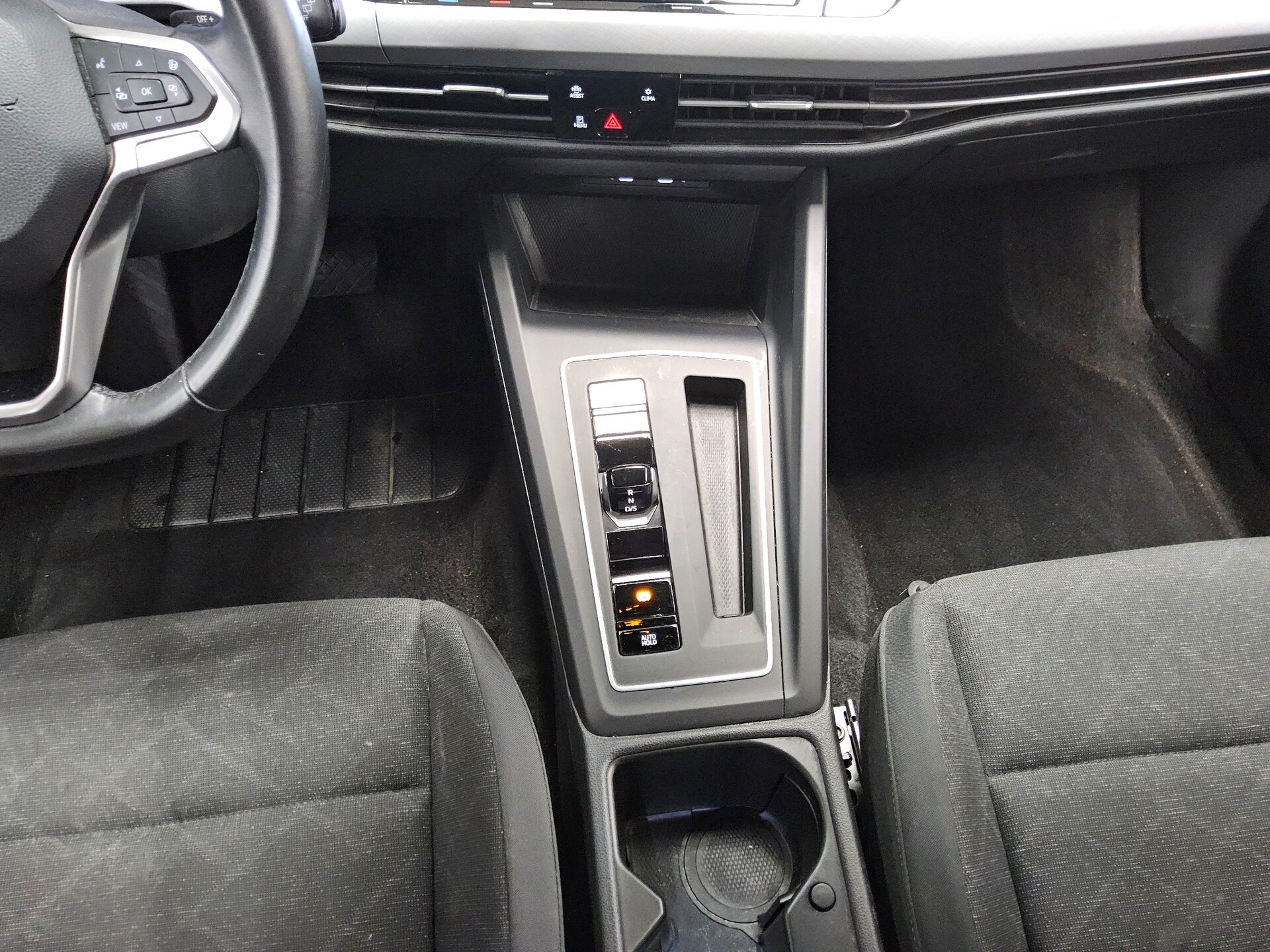 Volkswagen Golf-8 Var. 2.0 TDI Life Navi LED Shz ACC PDC DC 6