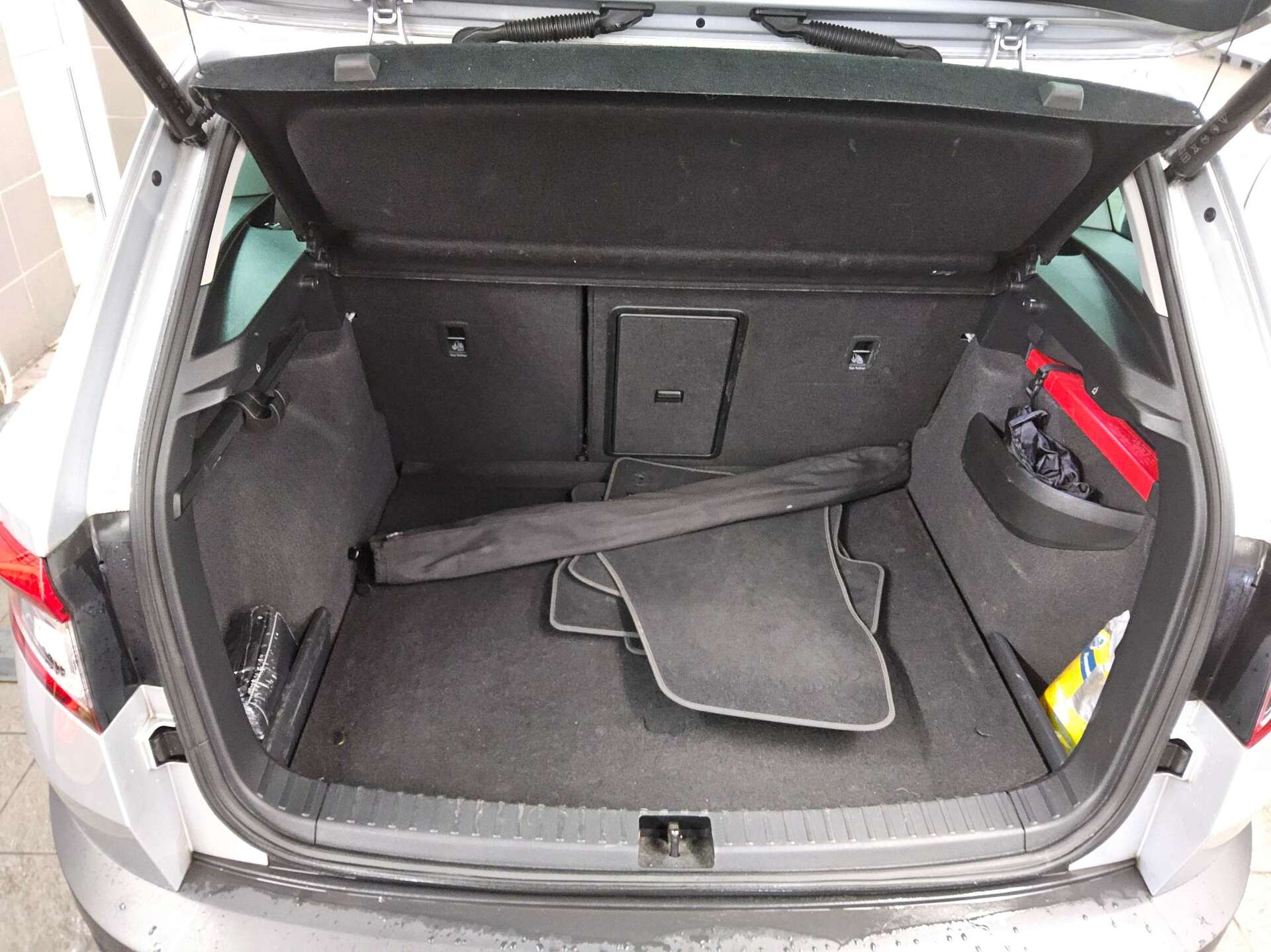 Skoda Karoq 2.0 TDI 4x4 Style DCC Navi LED AID Pano 13