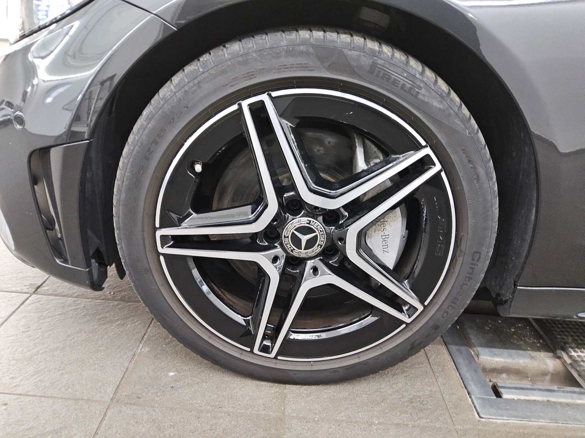 Mercedes-Benz C 300 AMG-Line Navi MB-LED Widesc. Burmester RfK 11