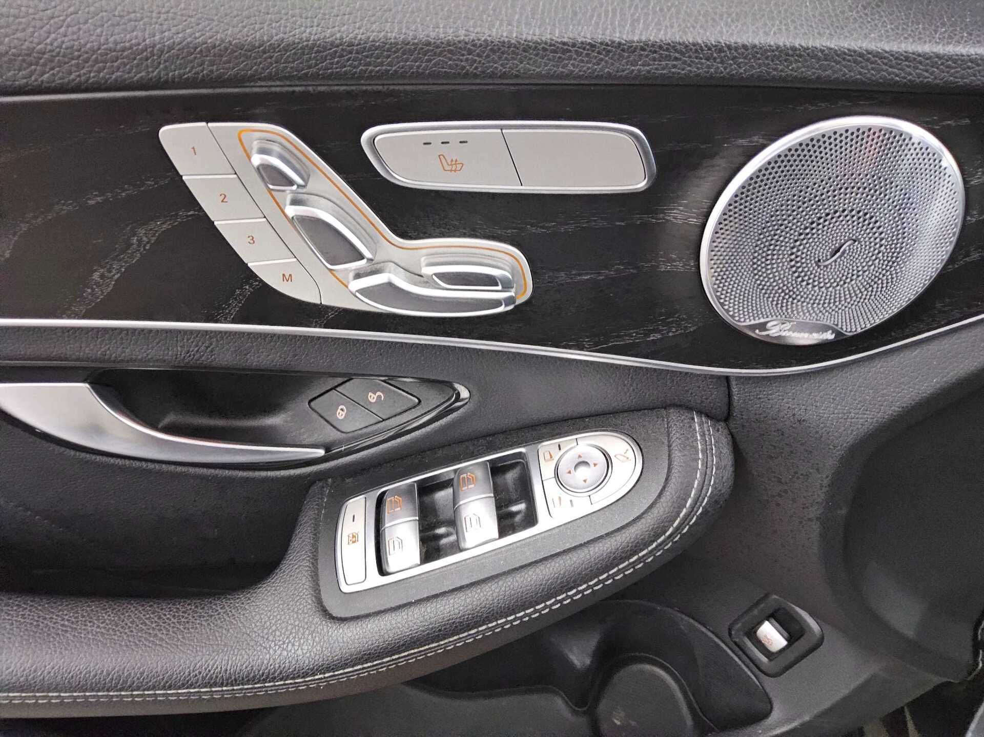 Mercedes-Benz C 300 AMG-Line Navi MB-LED Widesc. Burmester RfK 10