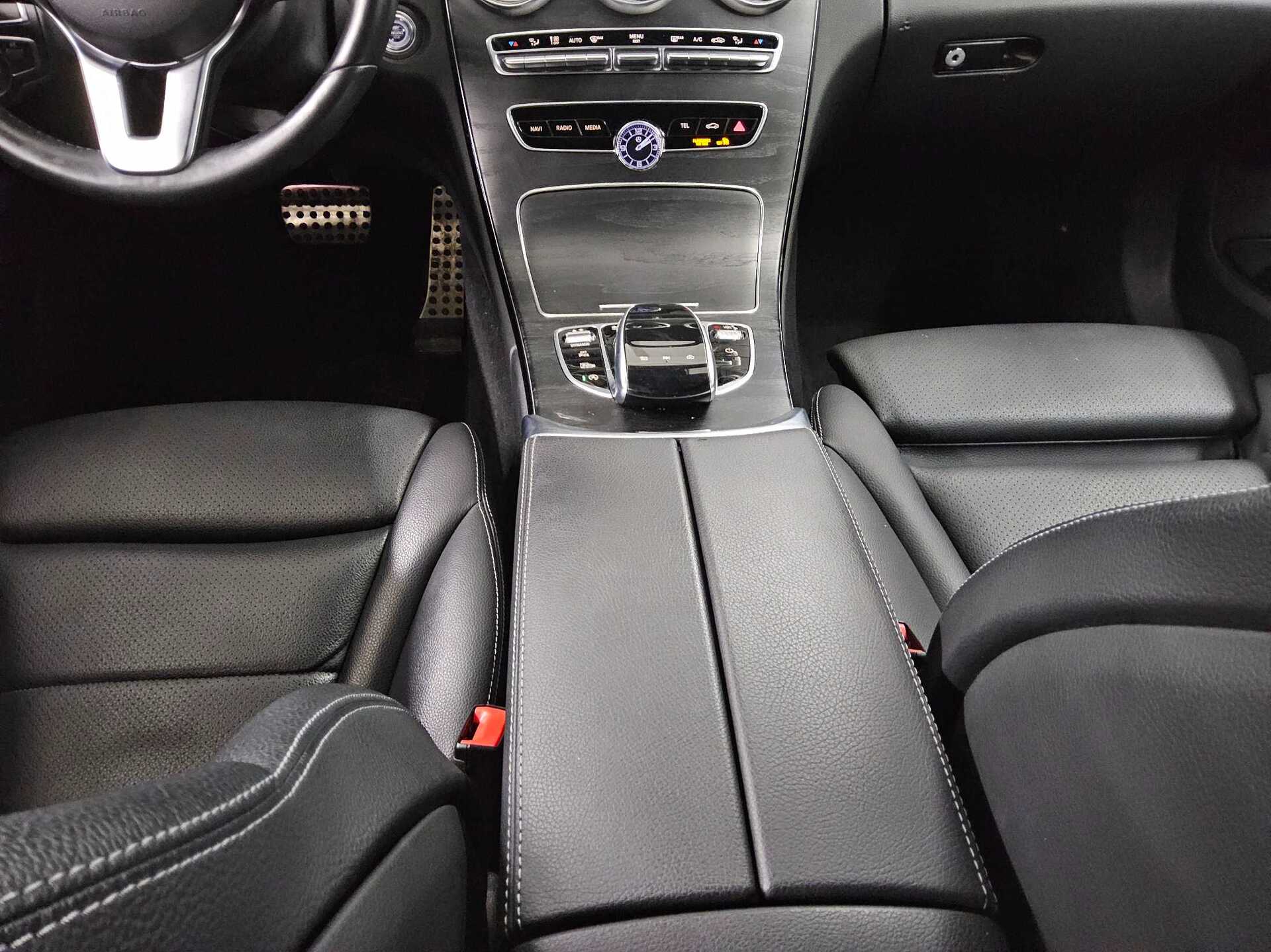 Mercedes-Benz C 300 AMG-Line Navi MB-LED Widesc. Burmester RfK 6