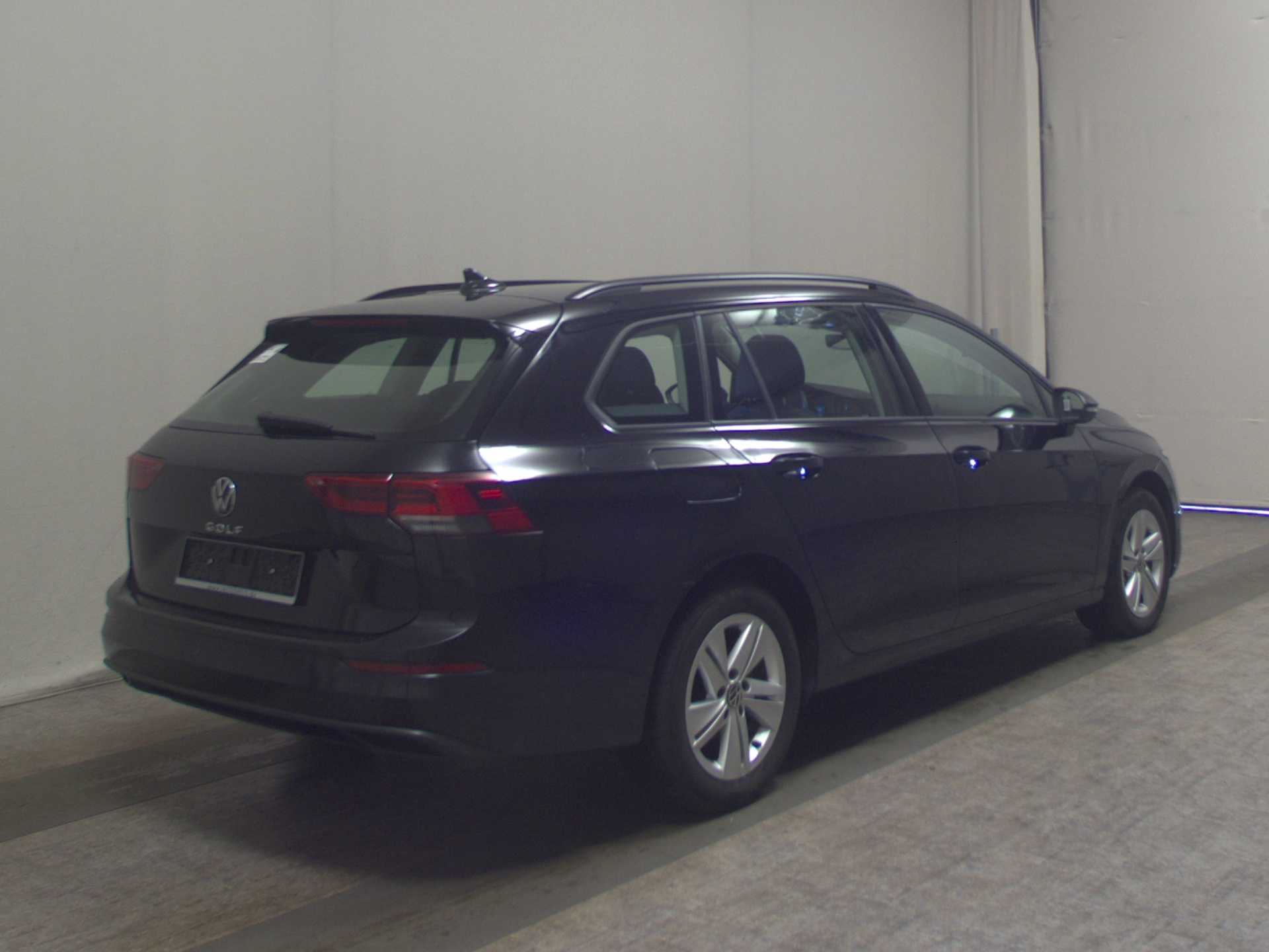 Volkswagen Golf-8 Var. 2.0 TDI Life Navi DC LED+ ACC 4