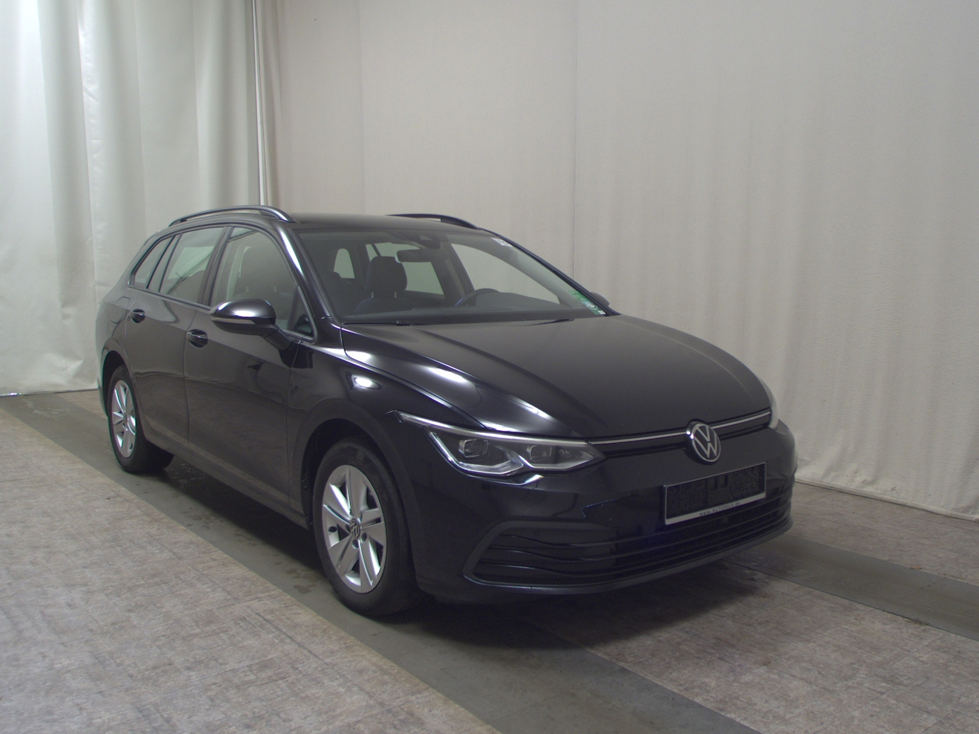 Volkswagen Golf-8 Var. 2.0 TDI Life Navi DC LED+ ACC 3