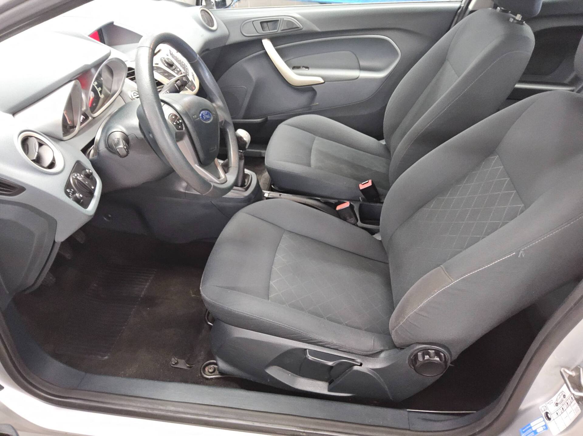 Ford Fiesta 1.2 Ghia Klima 8