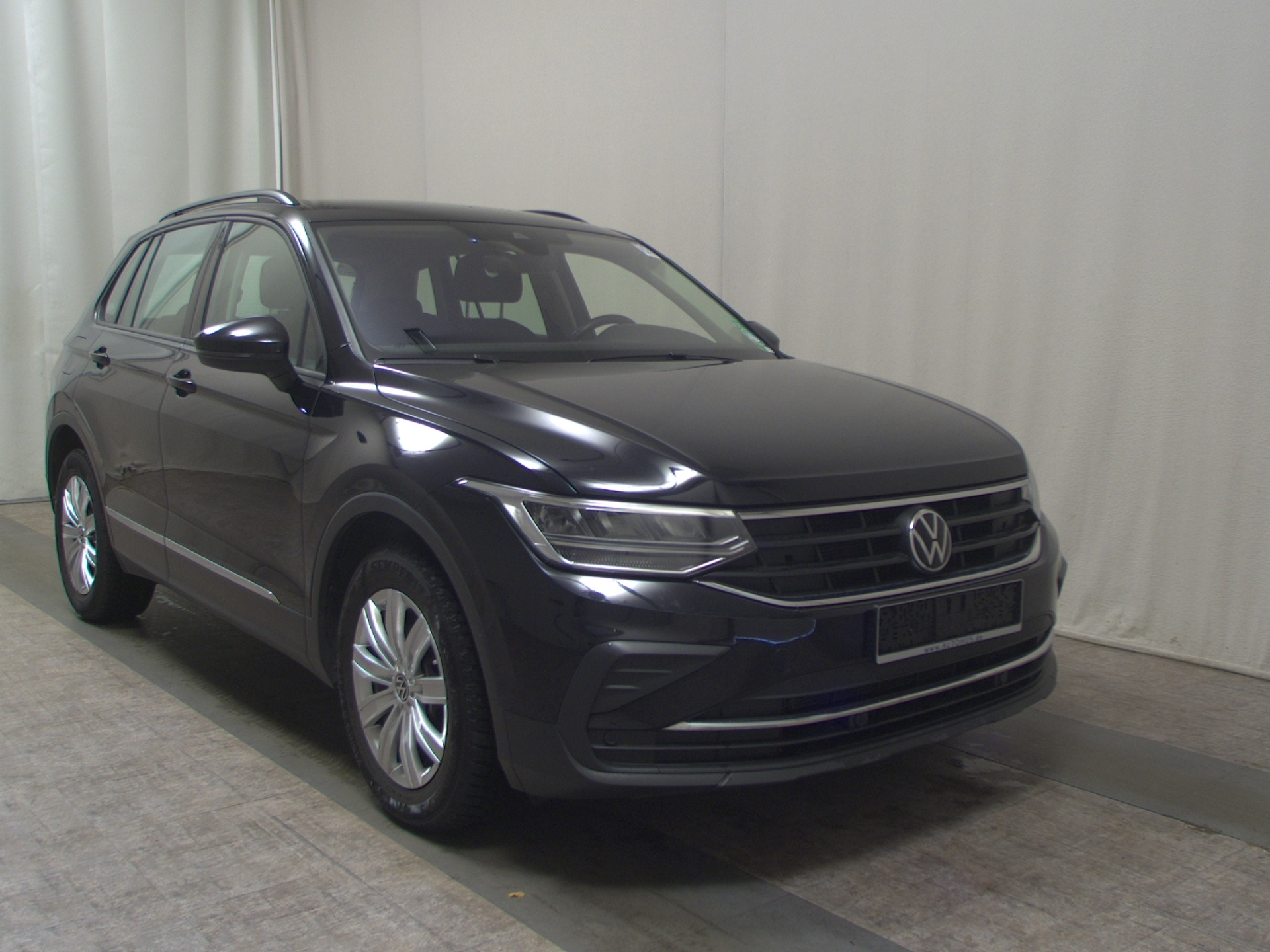 Volkswagen Tiguan 2.0 TDI Life Navi LED RfK AHK ACC PDC Shz 3