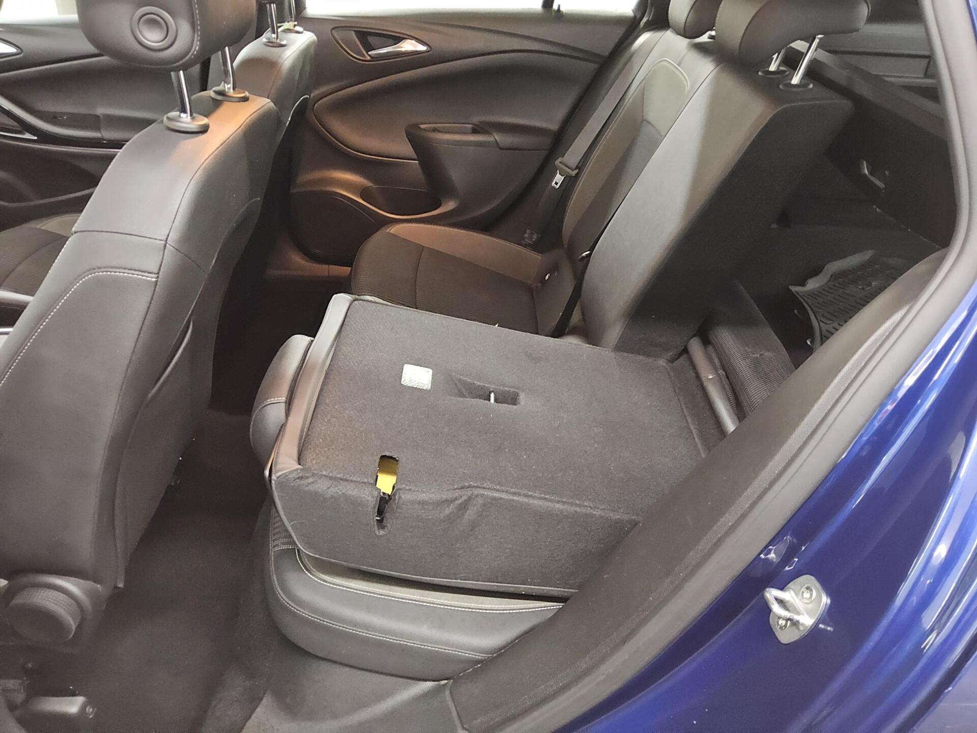 Opel Astra ST 1.5 D Design%Tech T-Leder Navi LED PDC 12