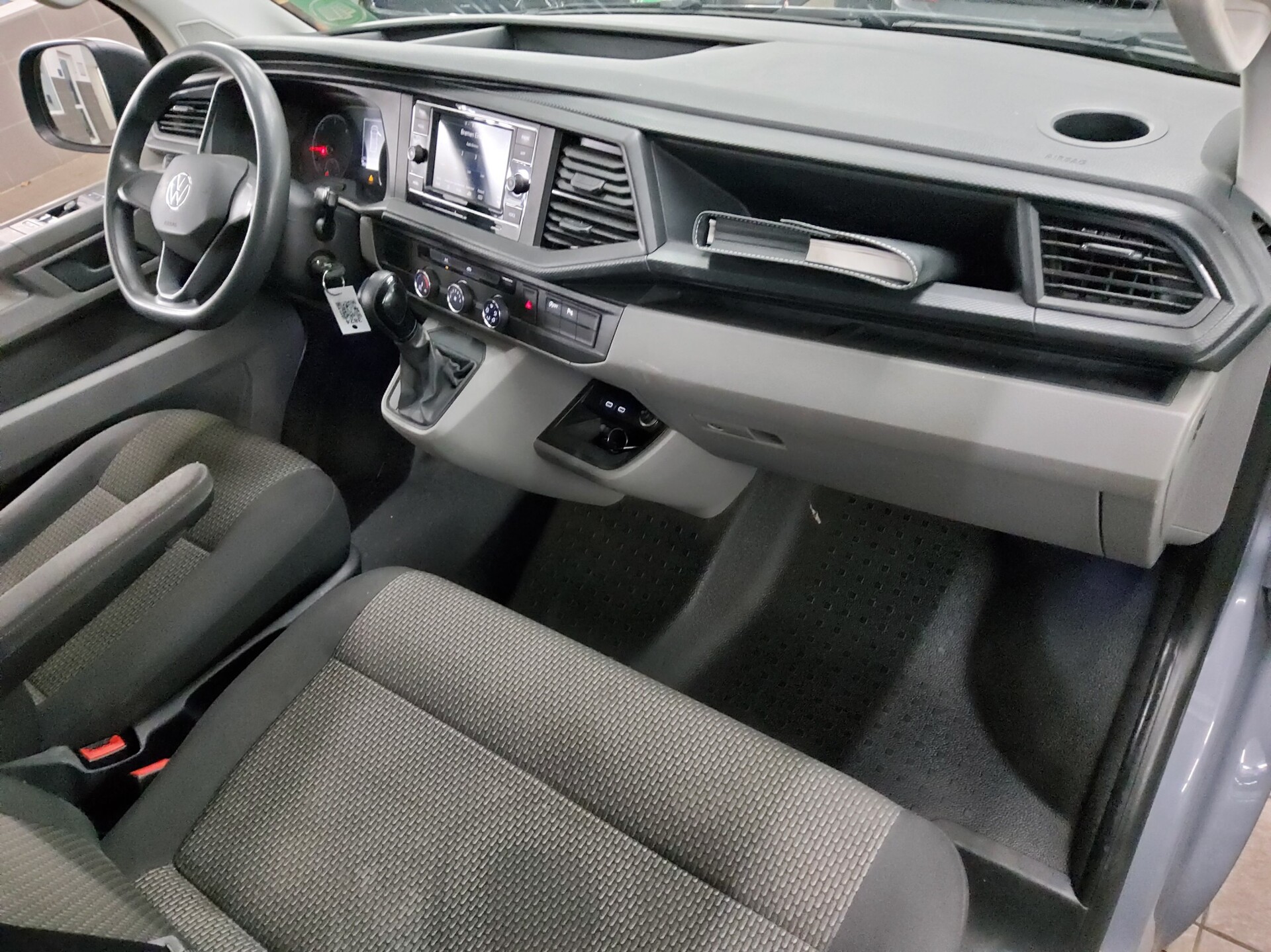 Volkswagen T6.1 2.0 TDI 4M Kasten AHK PDC Tempomat 5