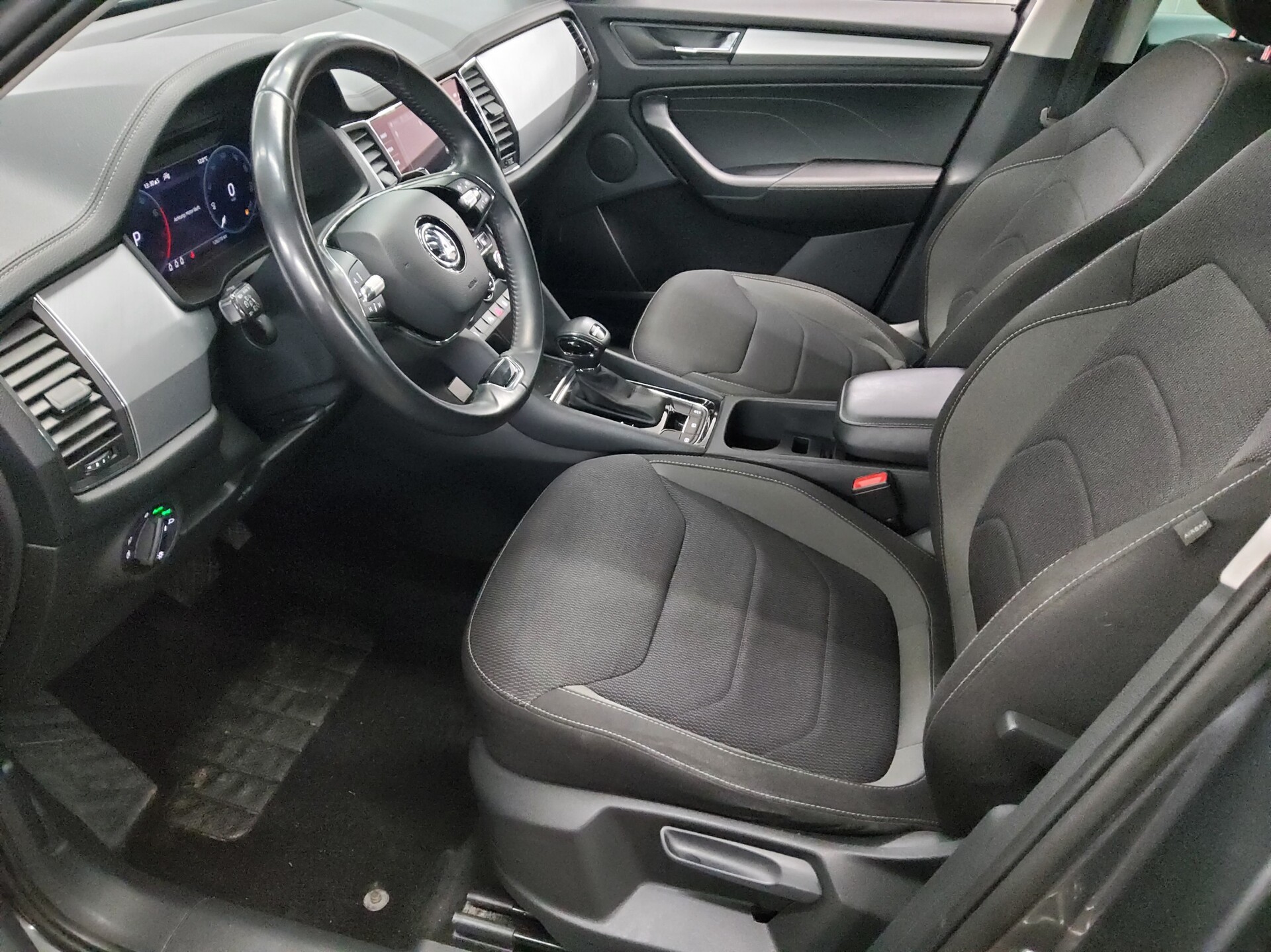 Skoda Kodiaq 1.5 TSI Ambition Navi LED DC RFK AHK 9