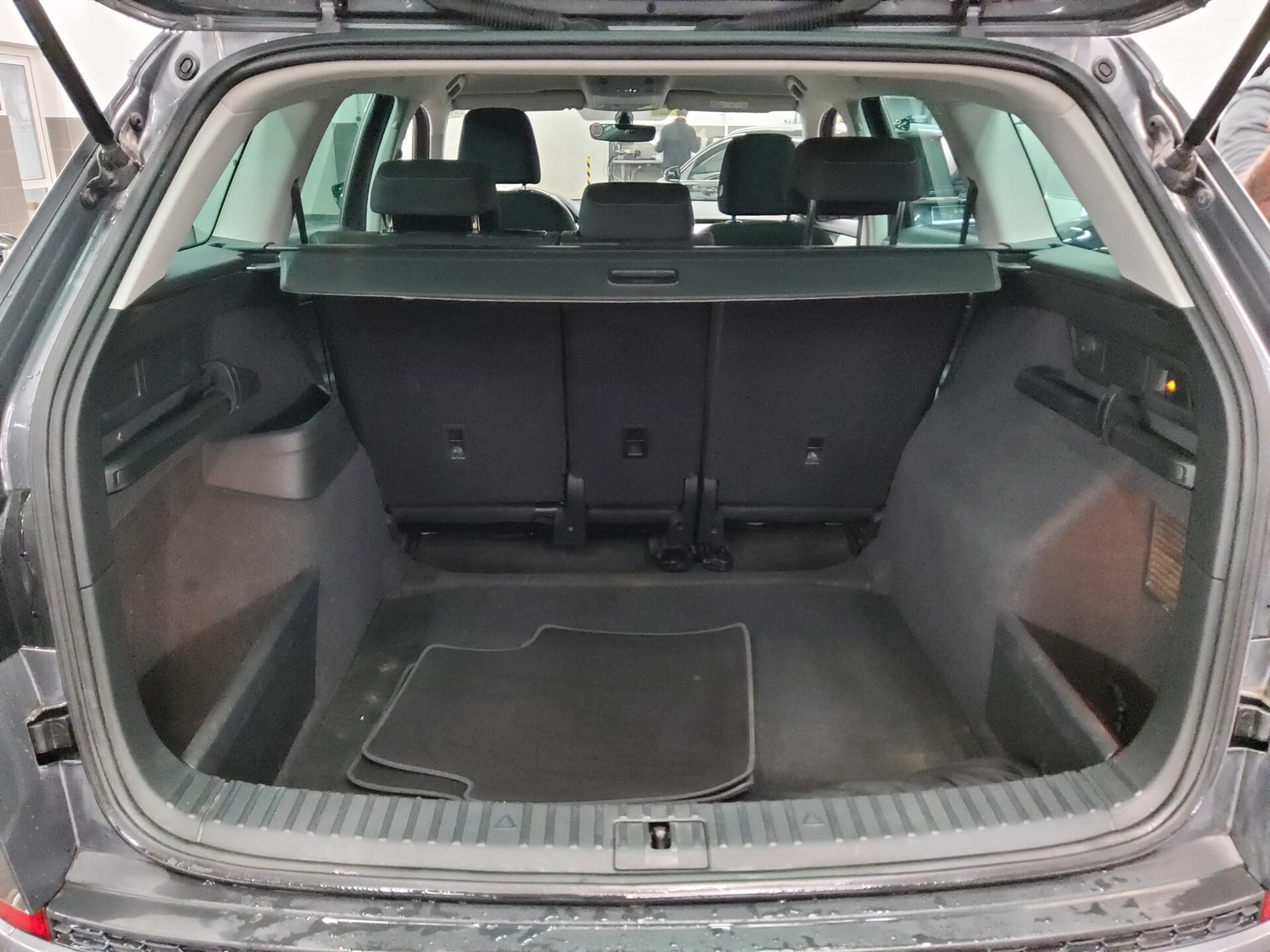 Skoda Kodiaq 1.5 TSI Ambition Navi LED DC RFK AHK 12