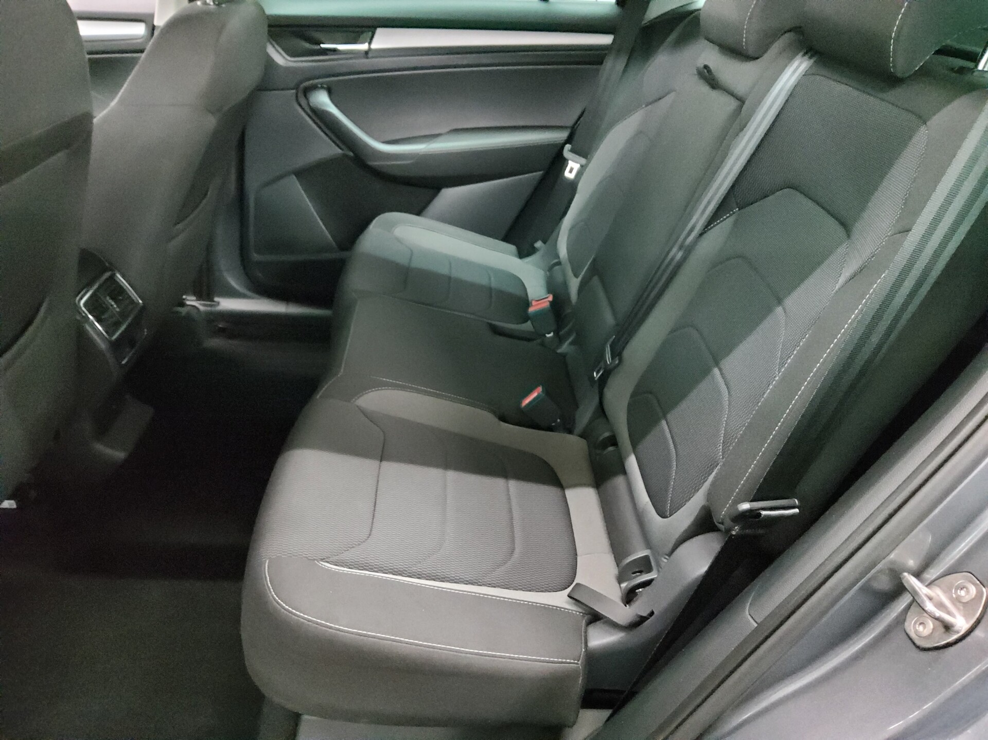 Skoda Kodiaq 1.5 TSI Ambition Navi LED DC RFK AHK 13