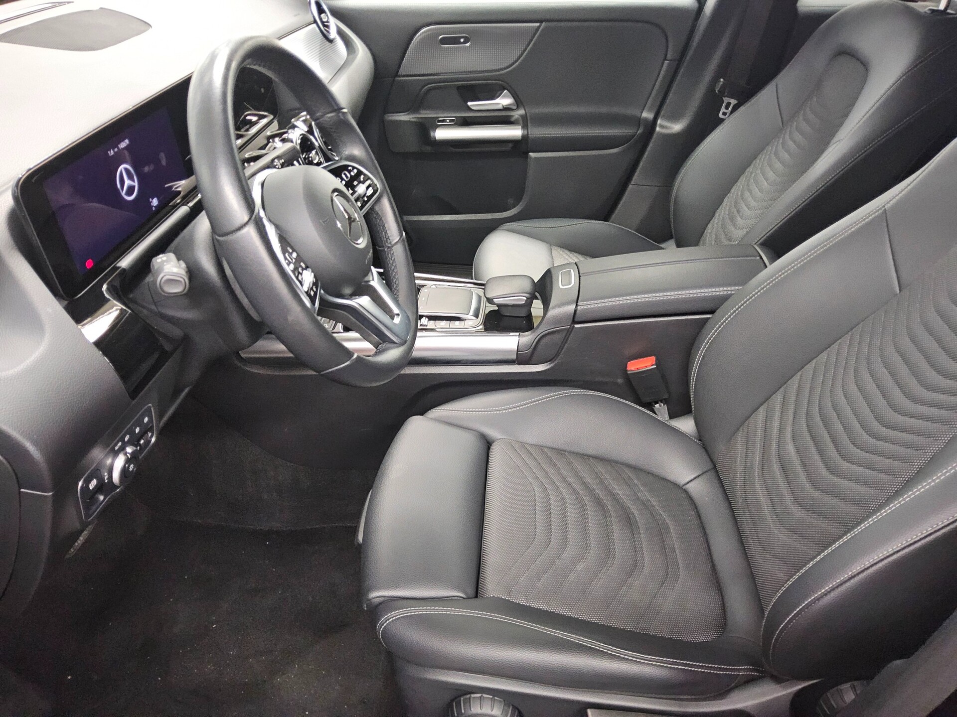 Mercedes-Benz GLA 200 d Progressive T-Leder Navi Sound AHK 9