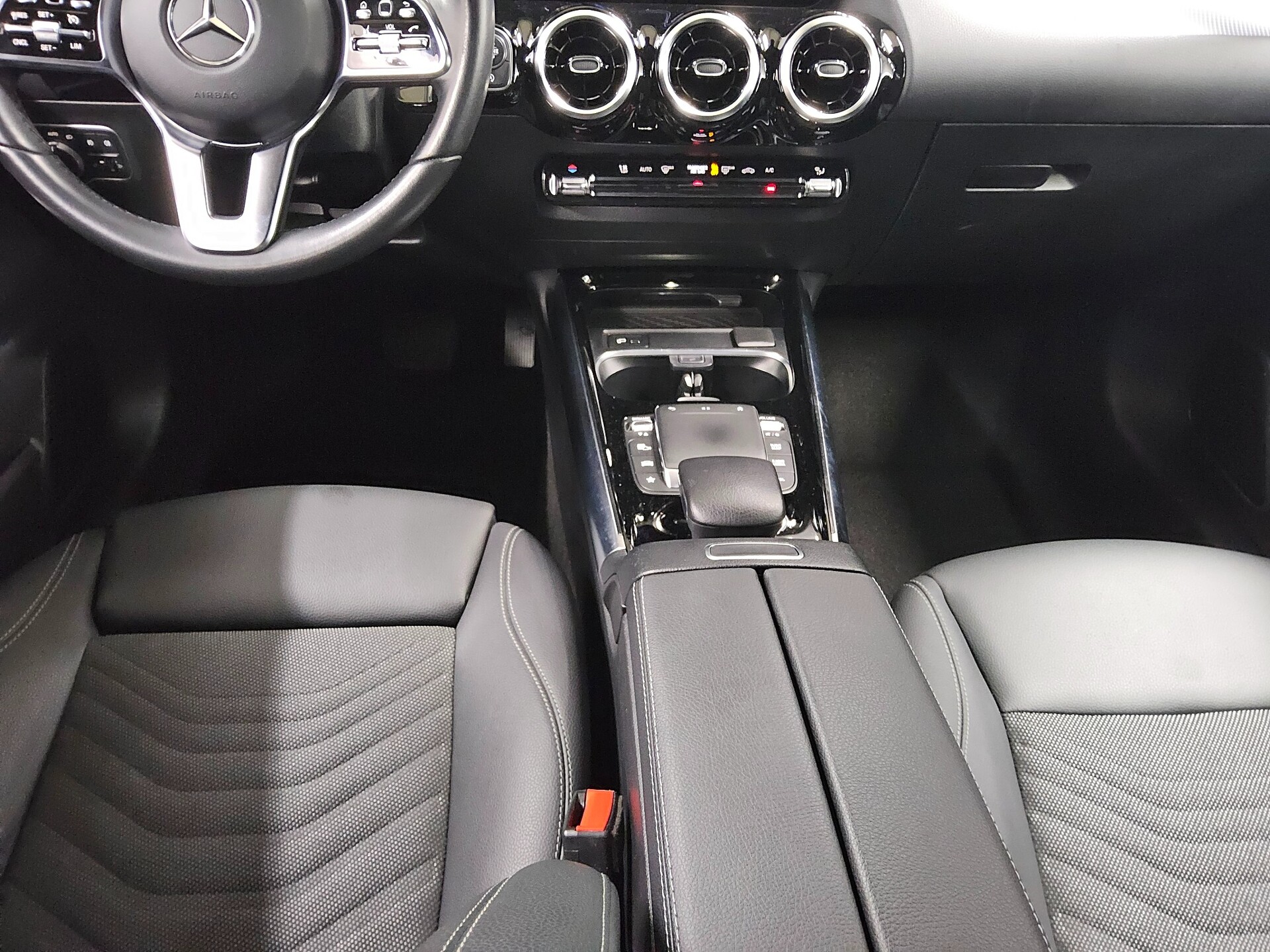 Mercedes-Benz GLA 200 d Progressive T-Leder Navi Sound AHK 6