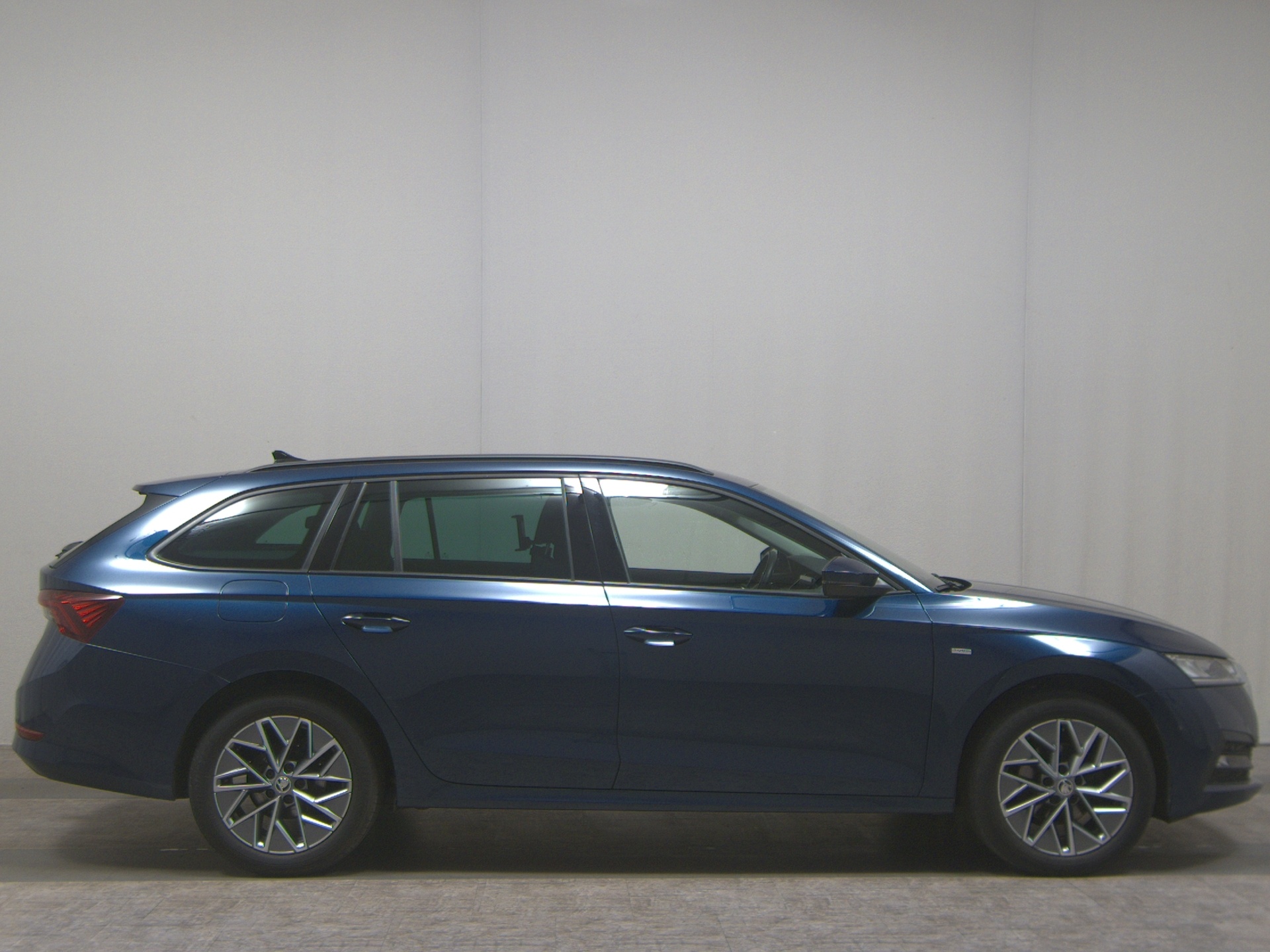 Skoda Octavia Kombi 1.0 TSI Tour Navi LED vc AHK PDC