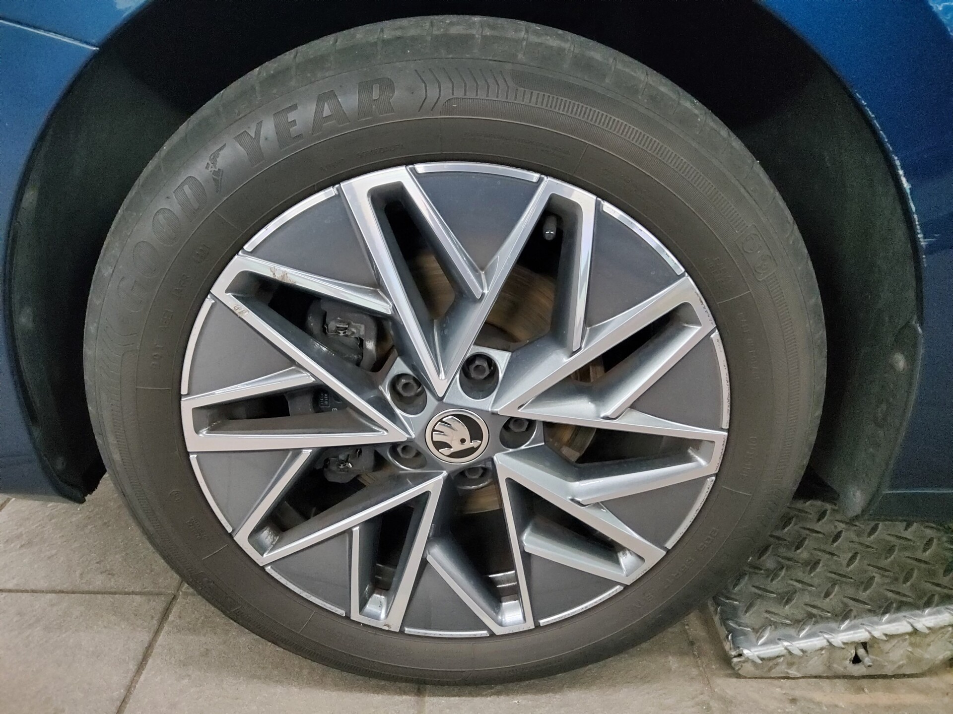 Skoda Octavia Kombi 1.0 TSI Tour Navi LED vc AHK PDC 11