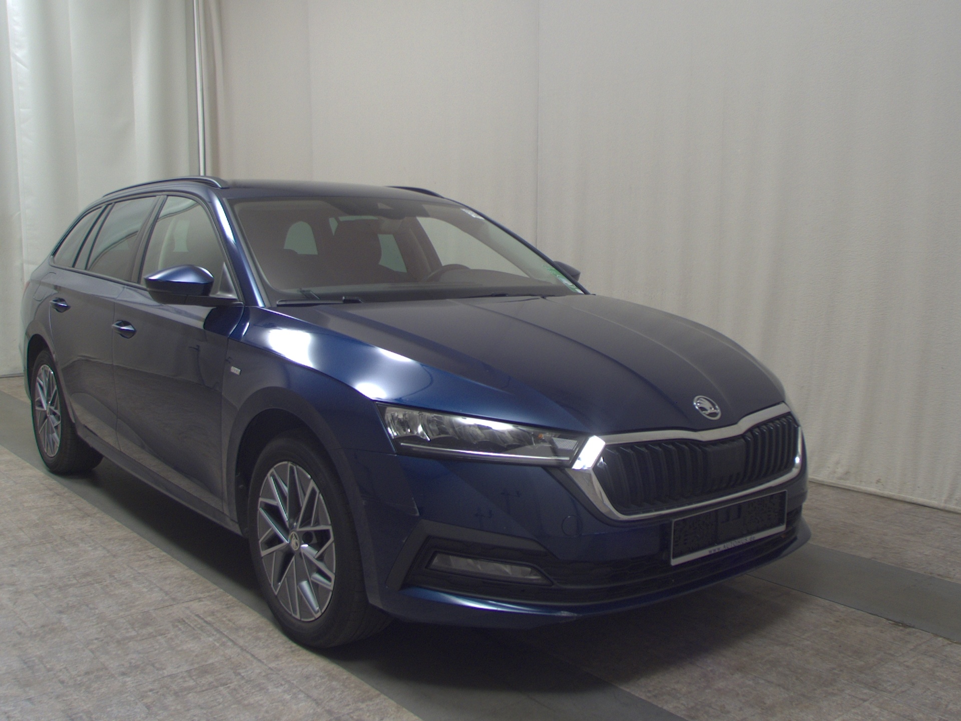 Skoda Octavia Kombi 1.0 TSI Tour Navi LED vc AHK PDC 3