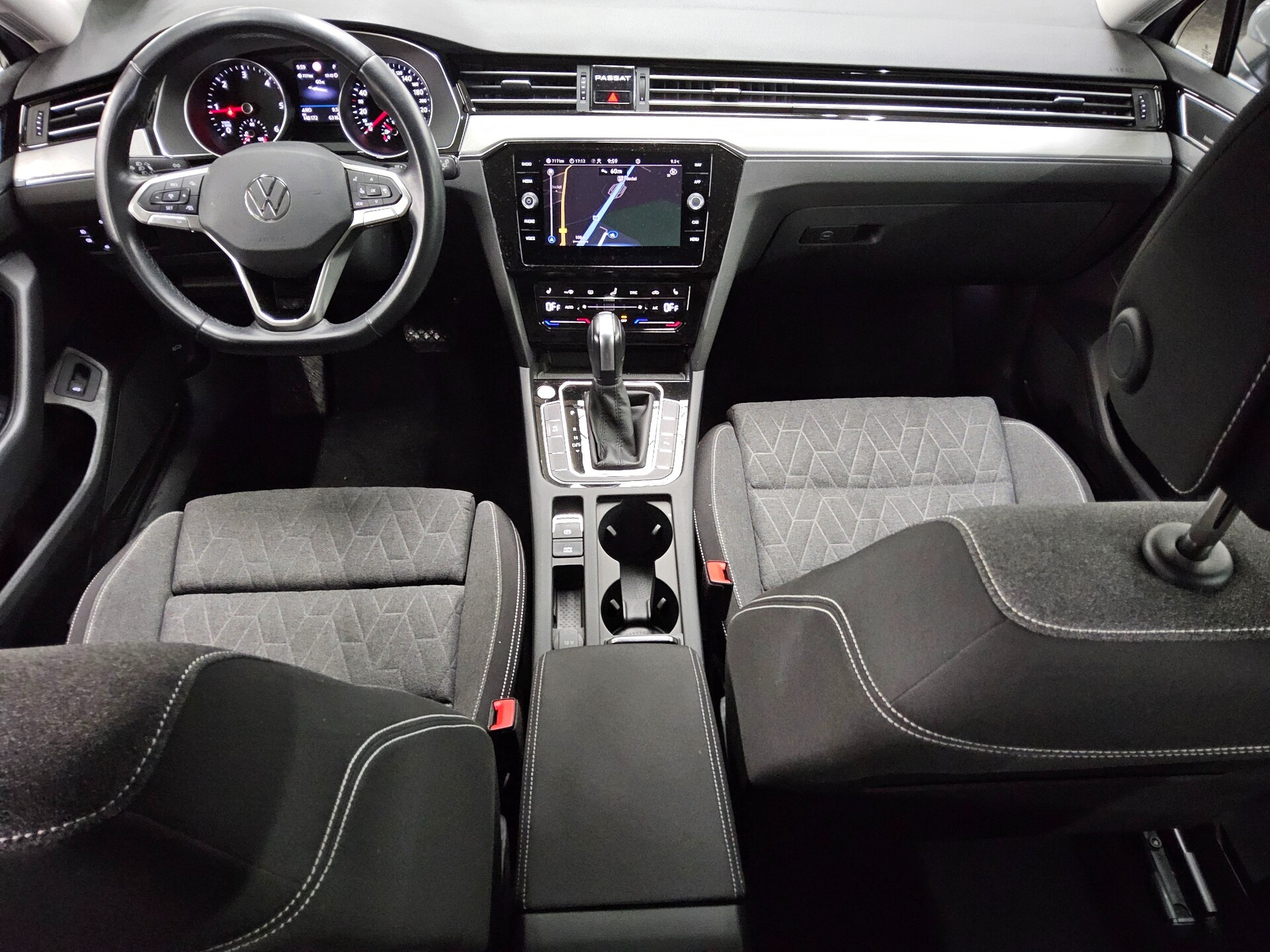 Volkswagen Passat Var. 2.0 TDI Business Navi LED RFK H-K 5