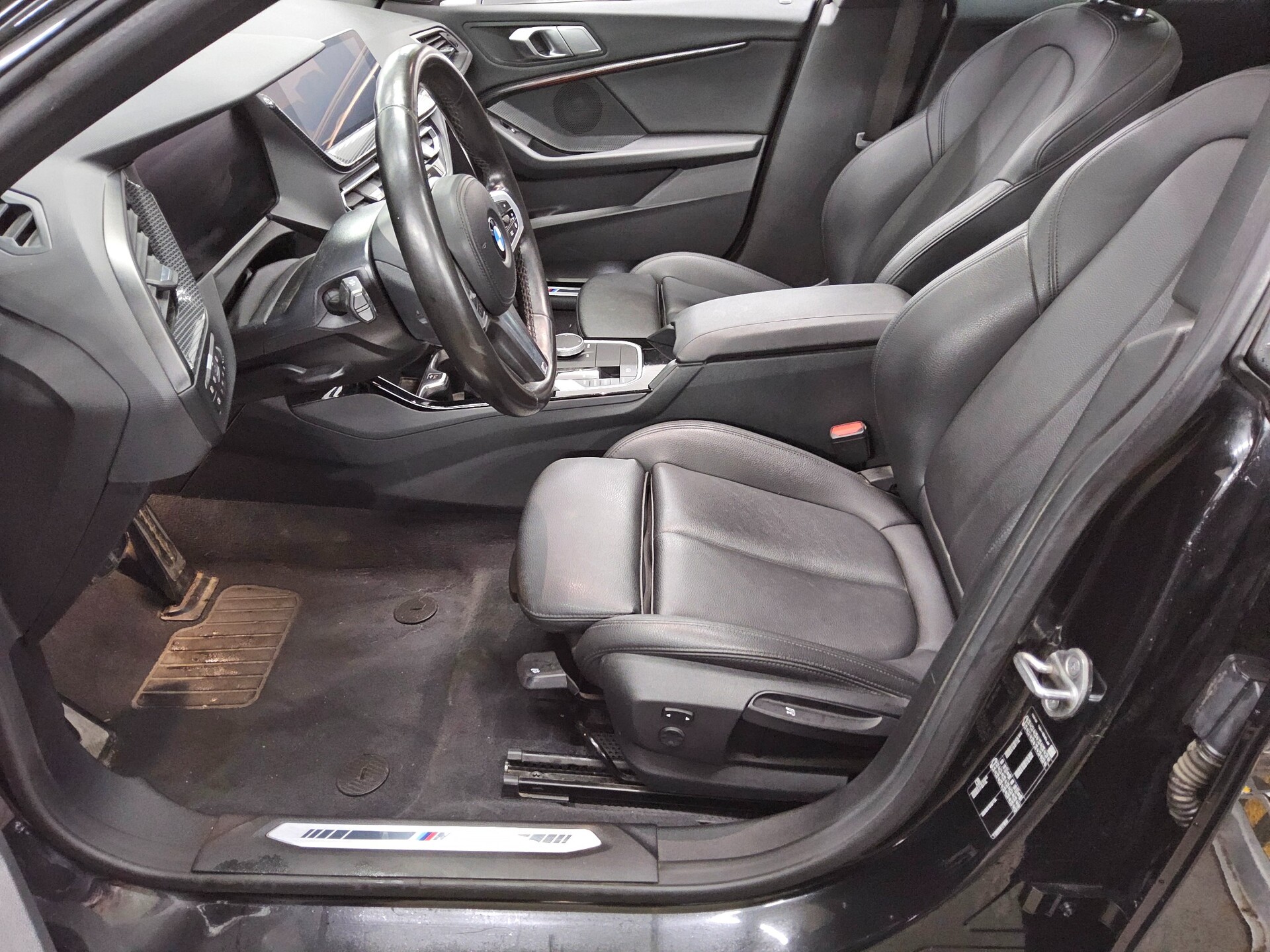 BMW 218i Gran Coupé M-Sport Leder Navi LED Pano HiFi 9