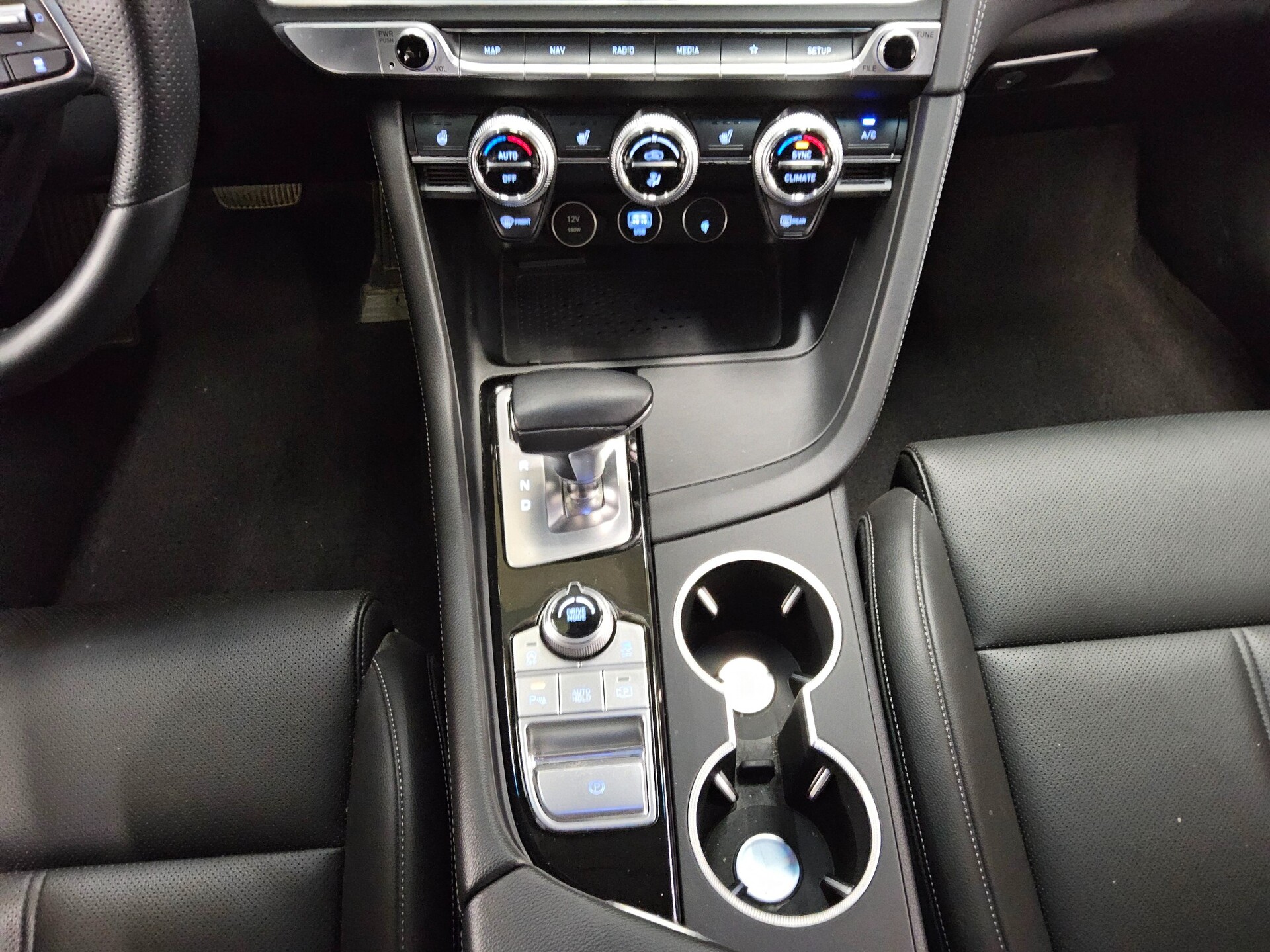 Genesis G70 Leder Navi LED 360° Kamera ACC PDC Shz 6