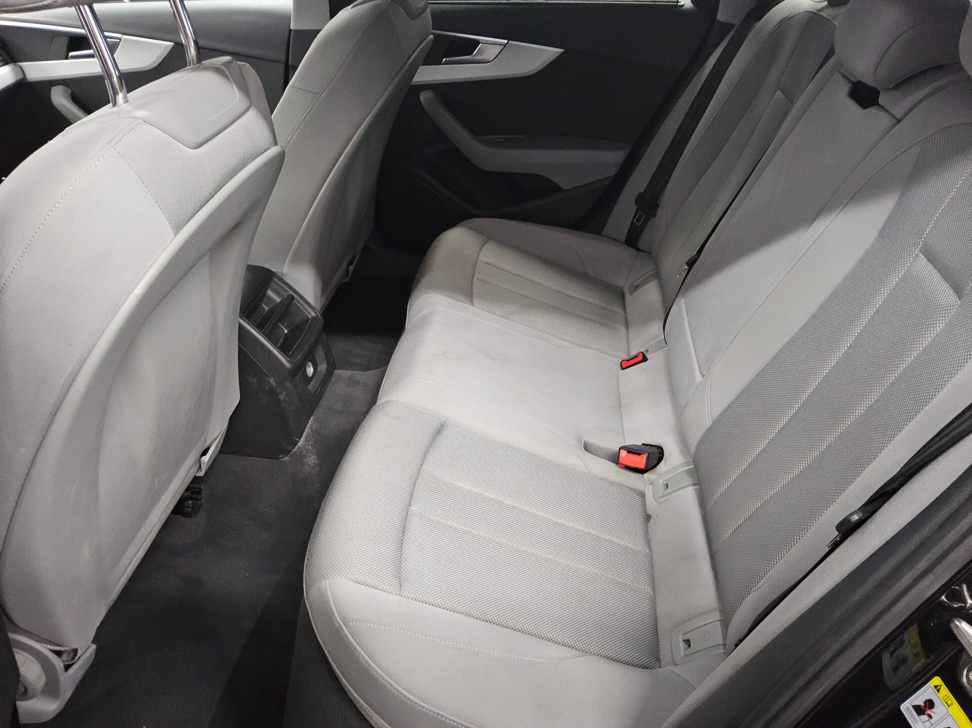 Audi A4 Avant 35 TDI Navi LED RFK HuD AHK ACC Shz PDC 13