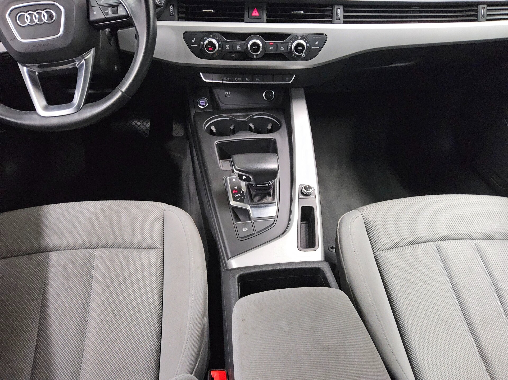 Audi A4 Avant 35 TDI Navi LED RFK HuD AHK ACC Shz PDC 6