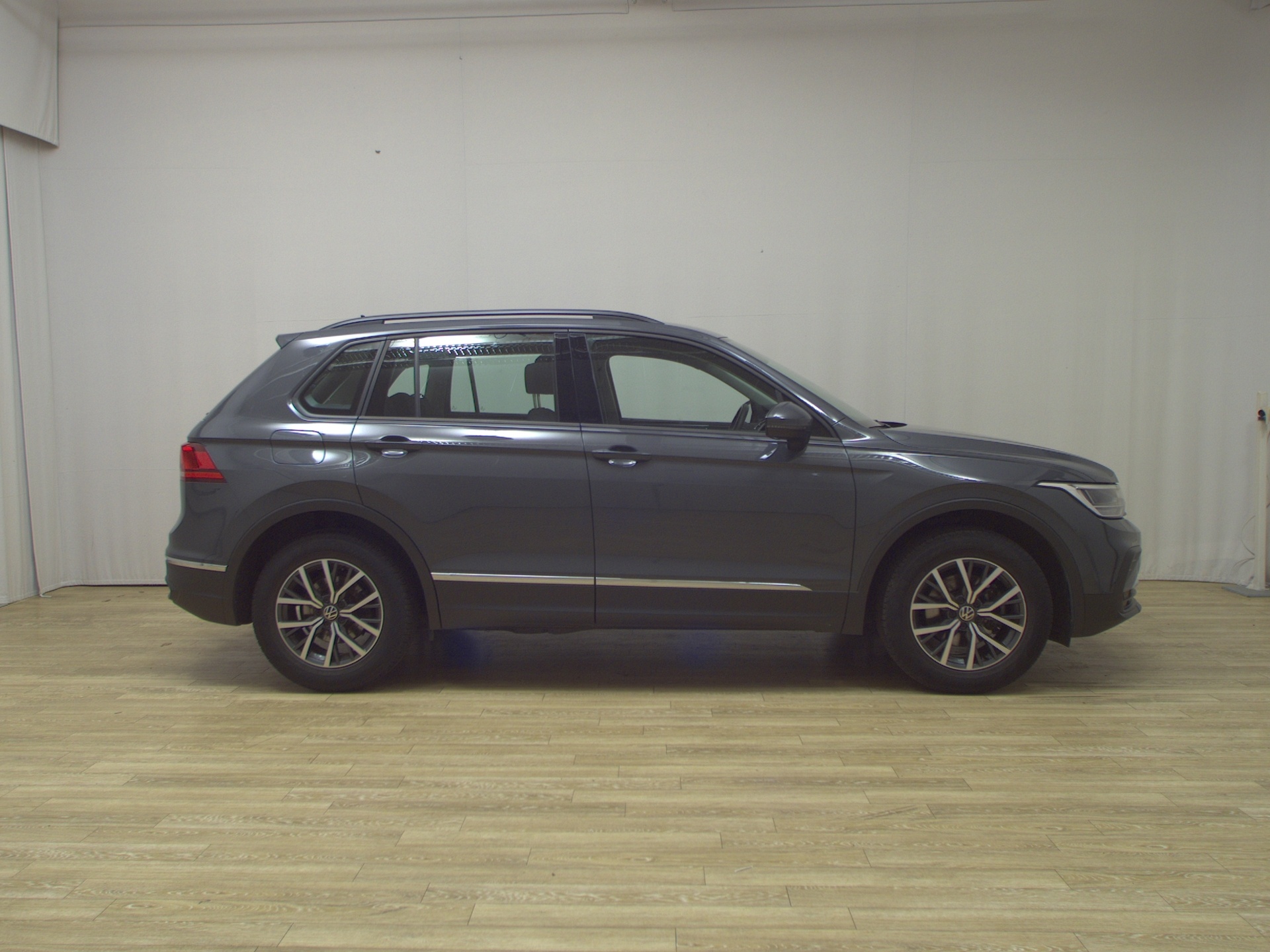 Volkswagen Tiguan 2.0 TDI Life Navi LED RFK AHK