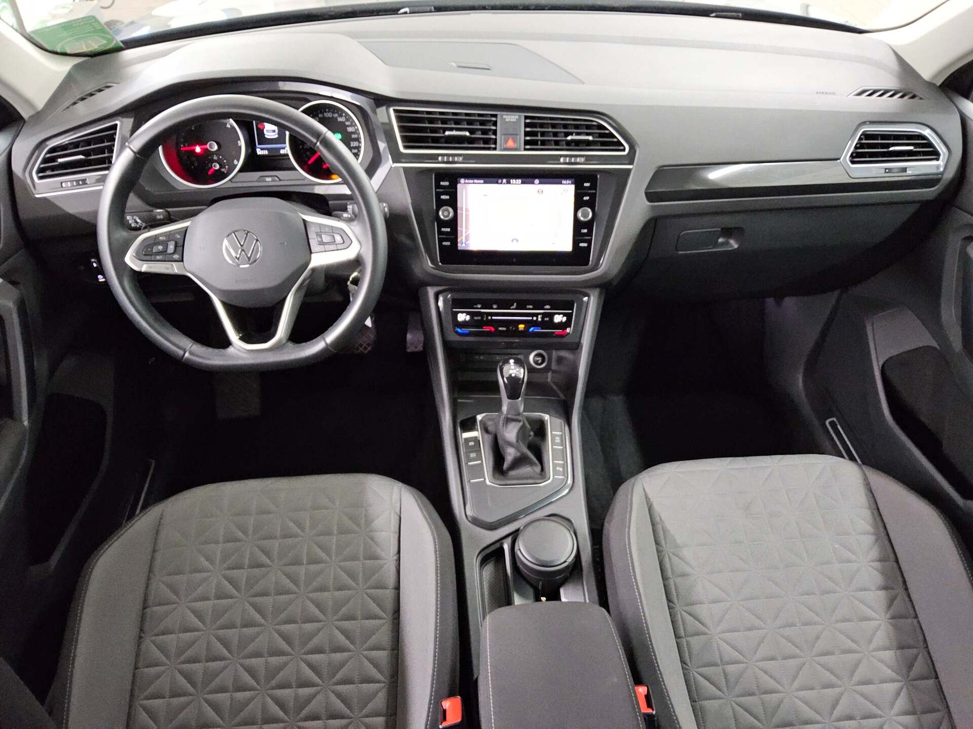 Volkswagen Tiguan 2.0 TDI Life Navi LED RFK AHK 5